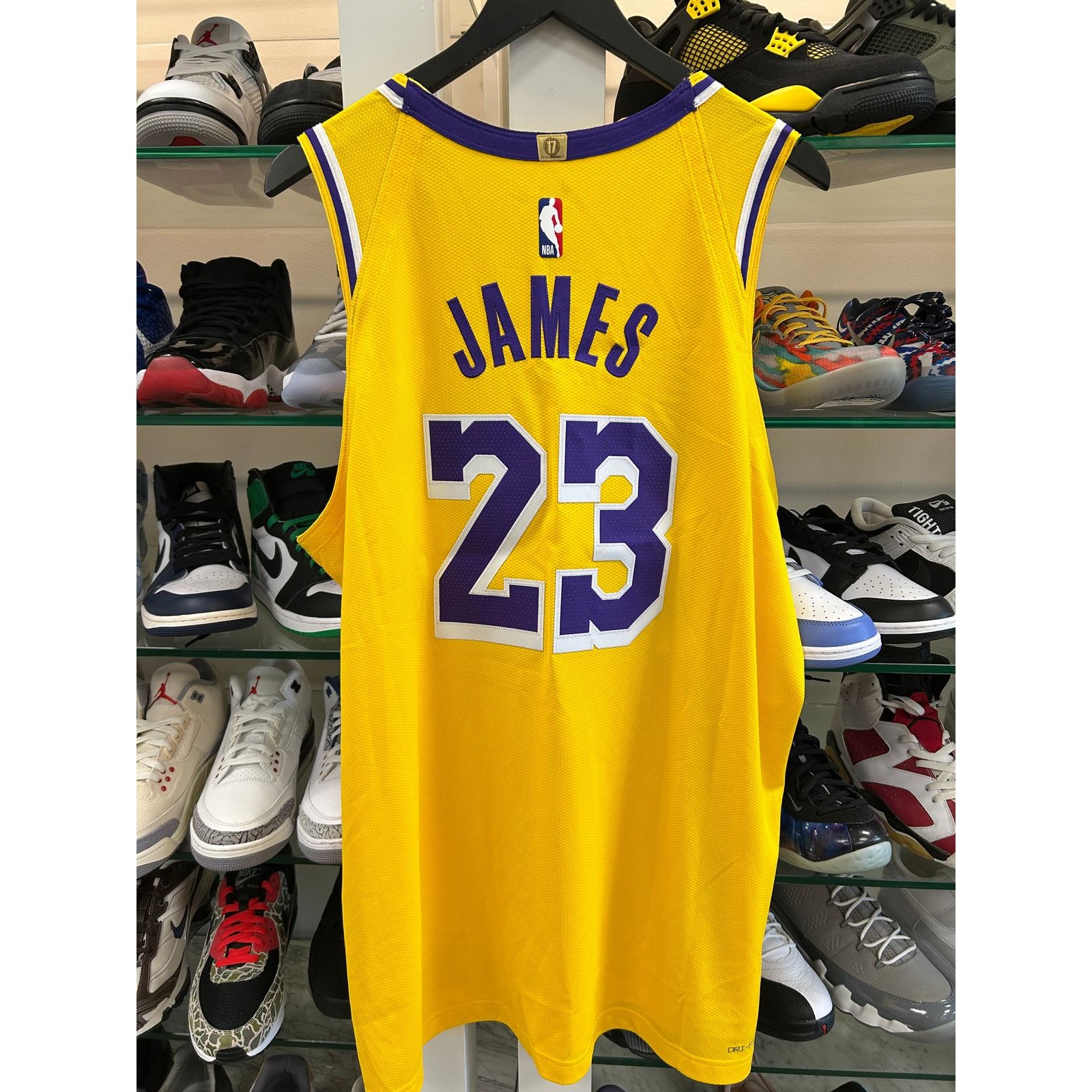 Nike Los Angeles Lakers LeBron James #23 Icon Edition jersey XL Size US XL / EU 56 / 4 - 3 Thumbnail
