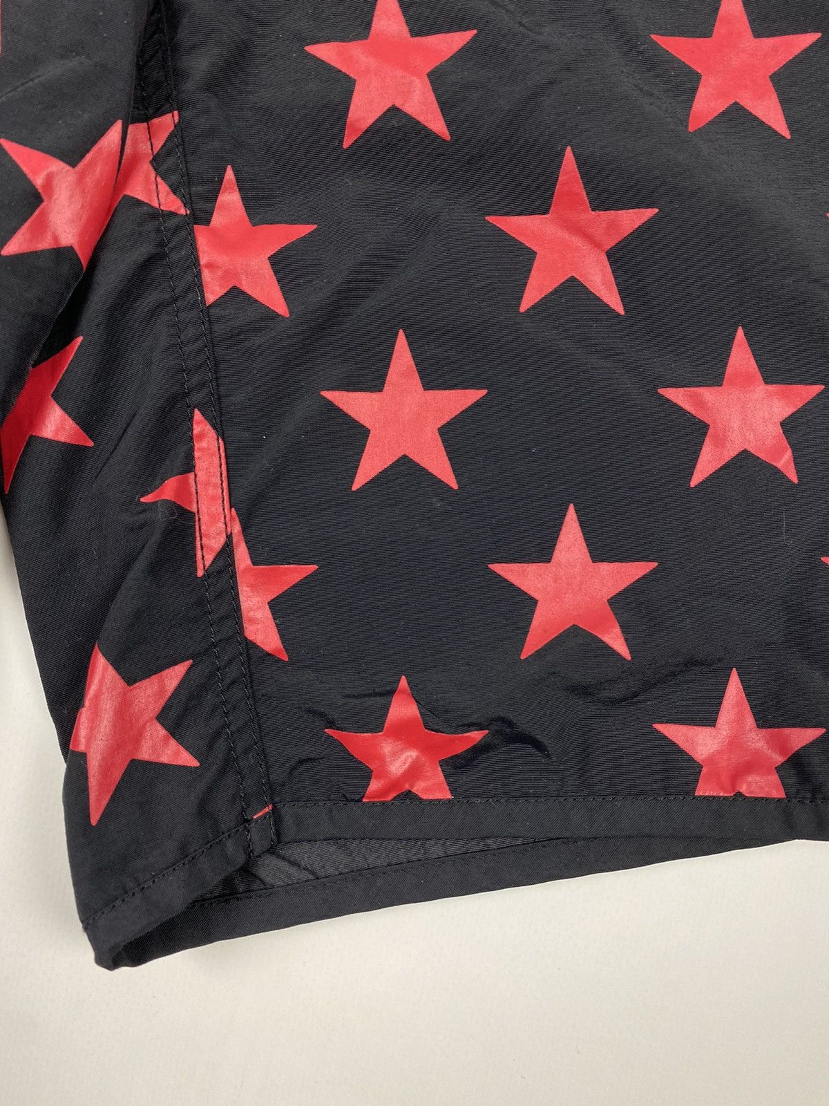 Carhartt 2000’s Vintage Carhartt Star Printed W’ Board Bermuda Shorts Size 27" / US 4 / IT 40 - 6 Thumbnail