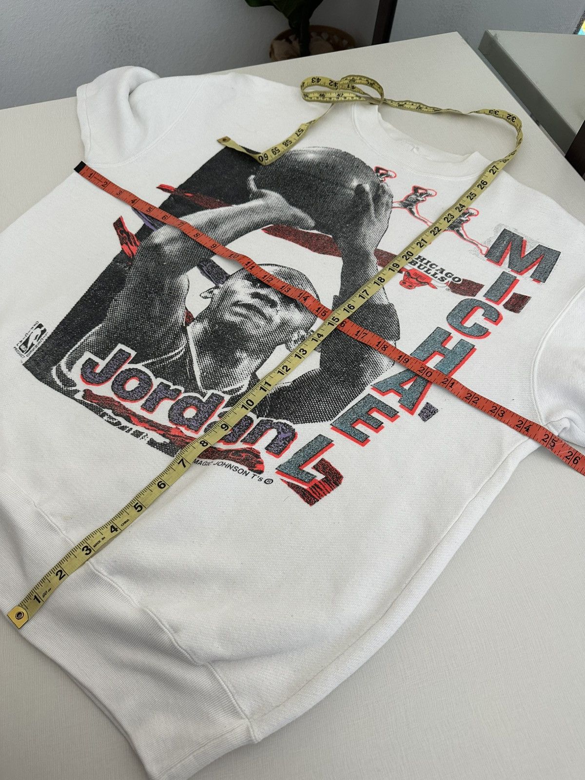 Jordan Brand × NBA × Vintage Vintage 90s Michael Jordan Graphic Magic Johnson Ts Crewneck Size US L / EU 52-54 / 3 - 5 Thumbnail