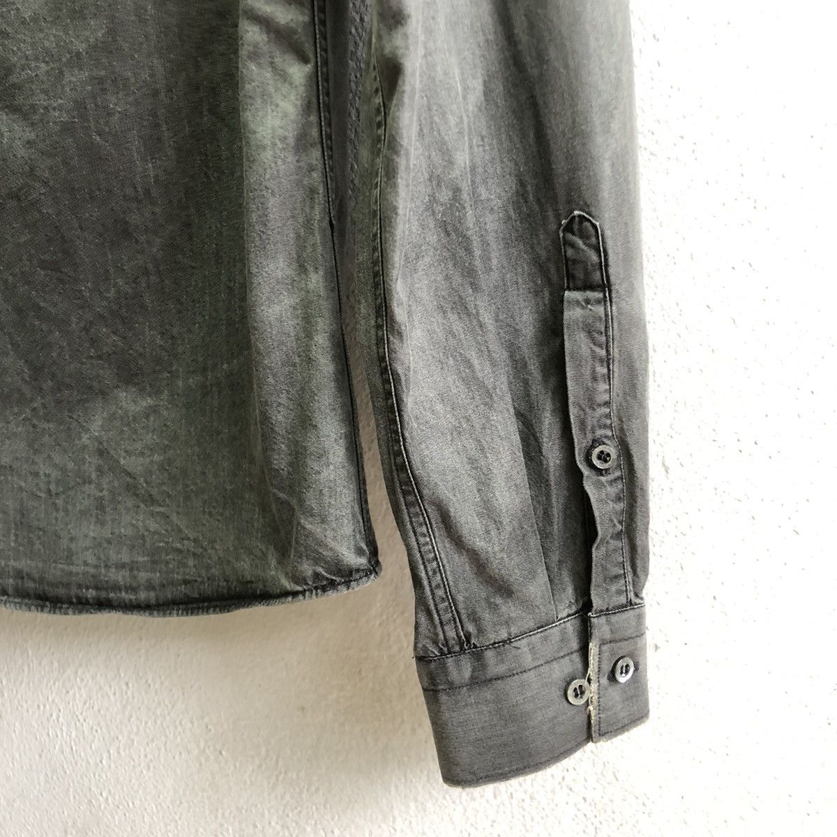 Neil Barrett distressed style NEIL BARRETT button up shirt Size US S / EU 44-46 / 1 - 5 Thumbnail