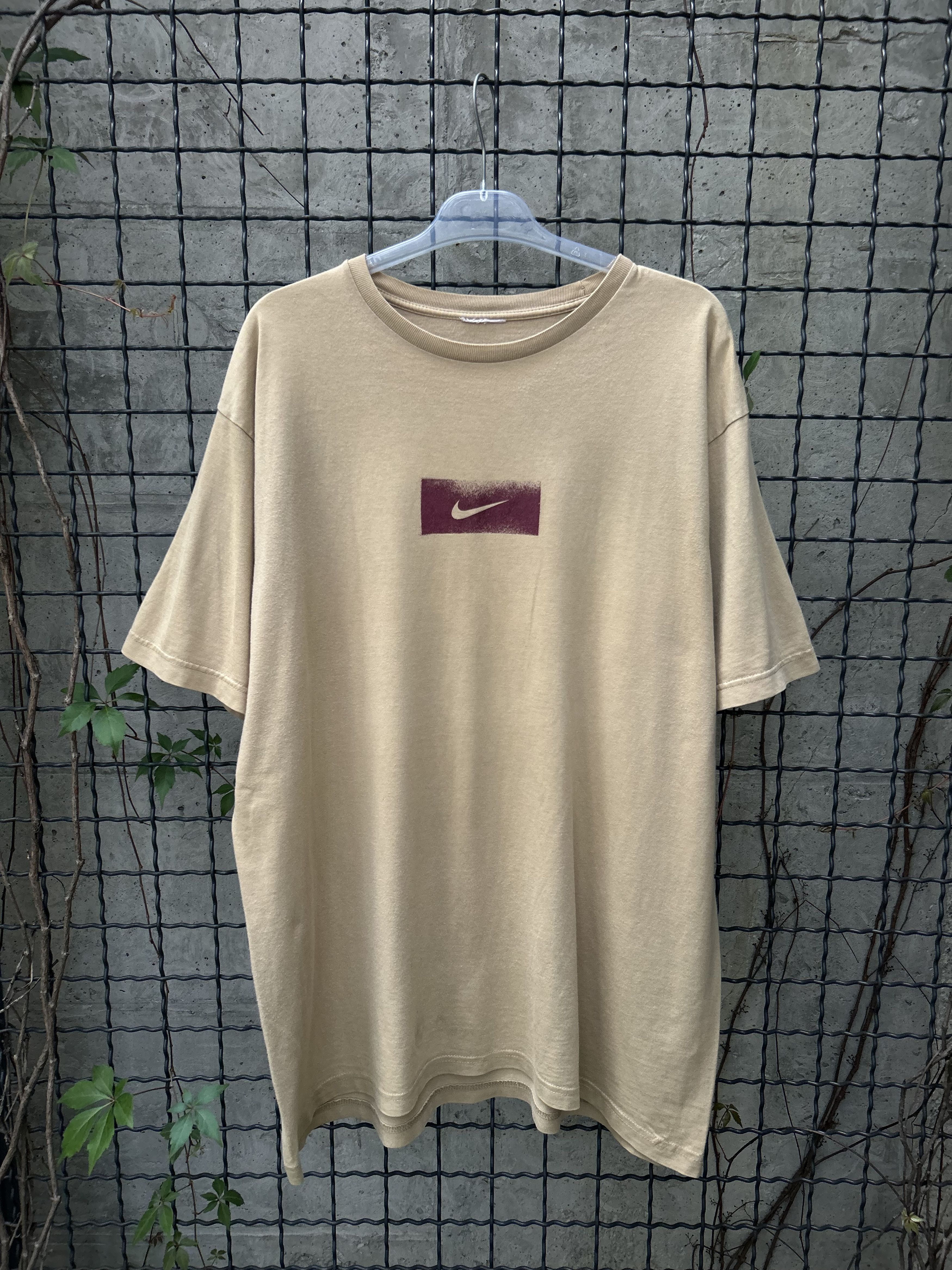 Nike Vintage 2000s Nike Graphic Streetwear T-shirt Size US XL / EU 56 / 4 - 1 Thumbnail
