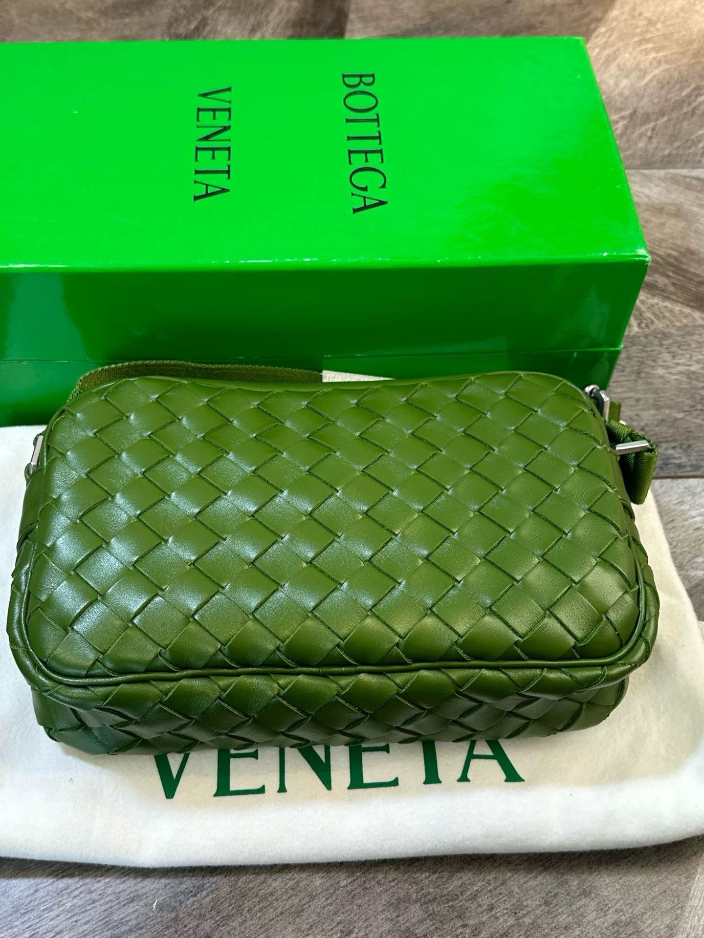 Bottega Veneta BV Classic Woven Camera Messenger Bag Size ONE SIZE - 1 Thumbnail