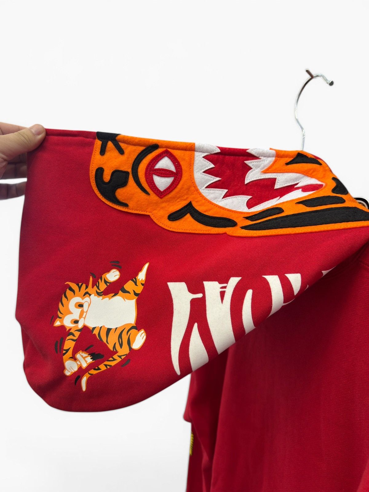 Bape Bape Red Tiger Zip Up Hoodie Size US L / EU 52-54 / 3 - 2 Thumbnail