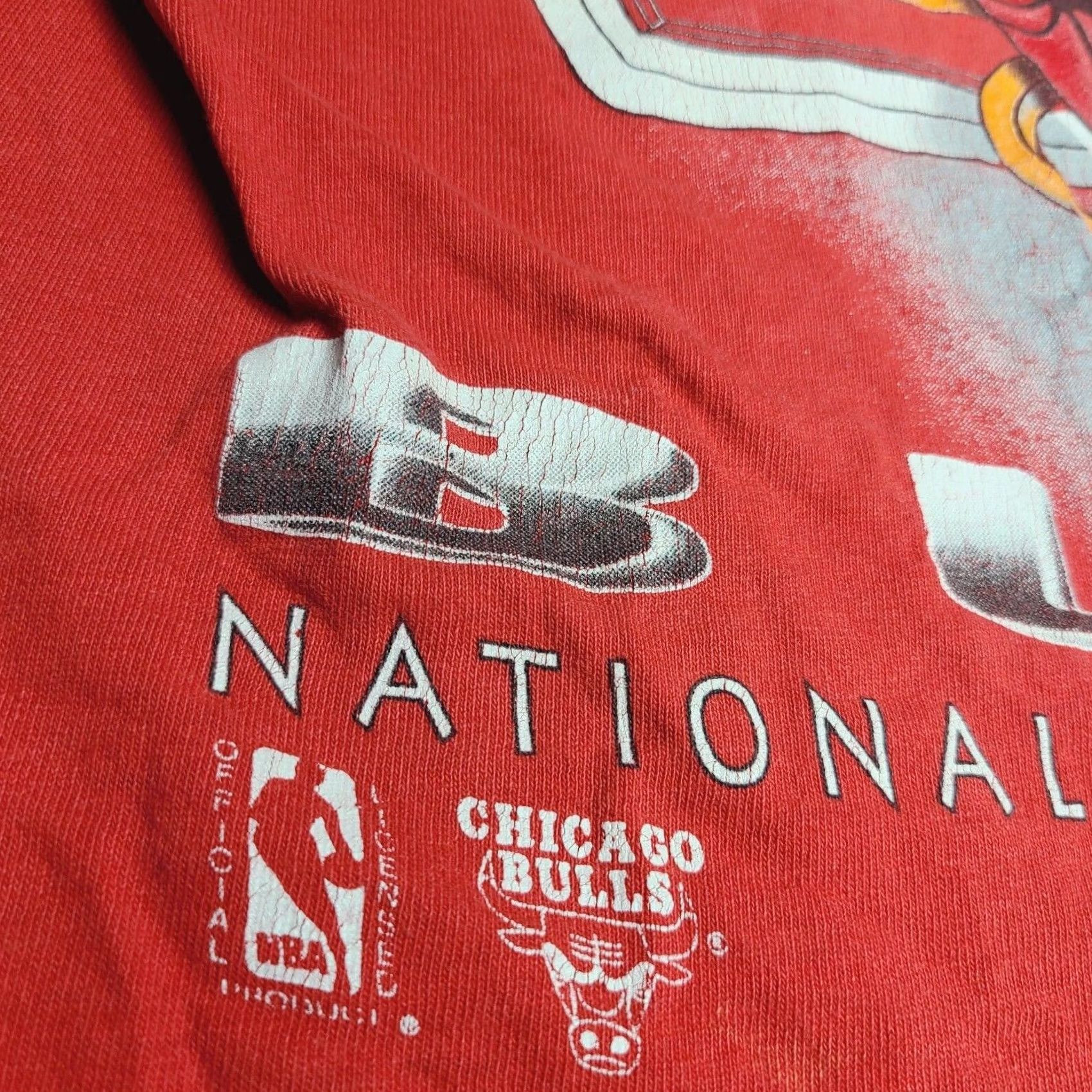 Fruit Of The Loom VINTAGE Fruit of the Loom 90s NBA Chicago Bulls Magic Johnson T's Mens Shirt L Red Shirt Mens Large Bulls 90s Sports Jordan Distressed Graphic Size US L / EU 52-54 / 3 - 3 Thumbnail
