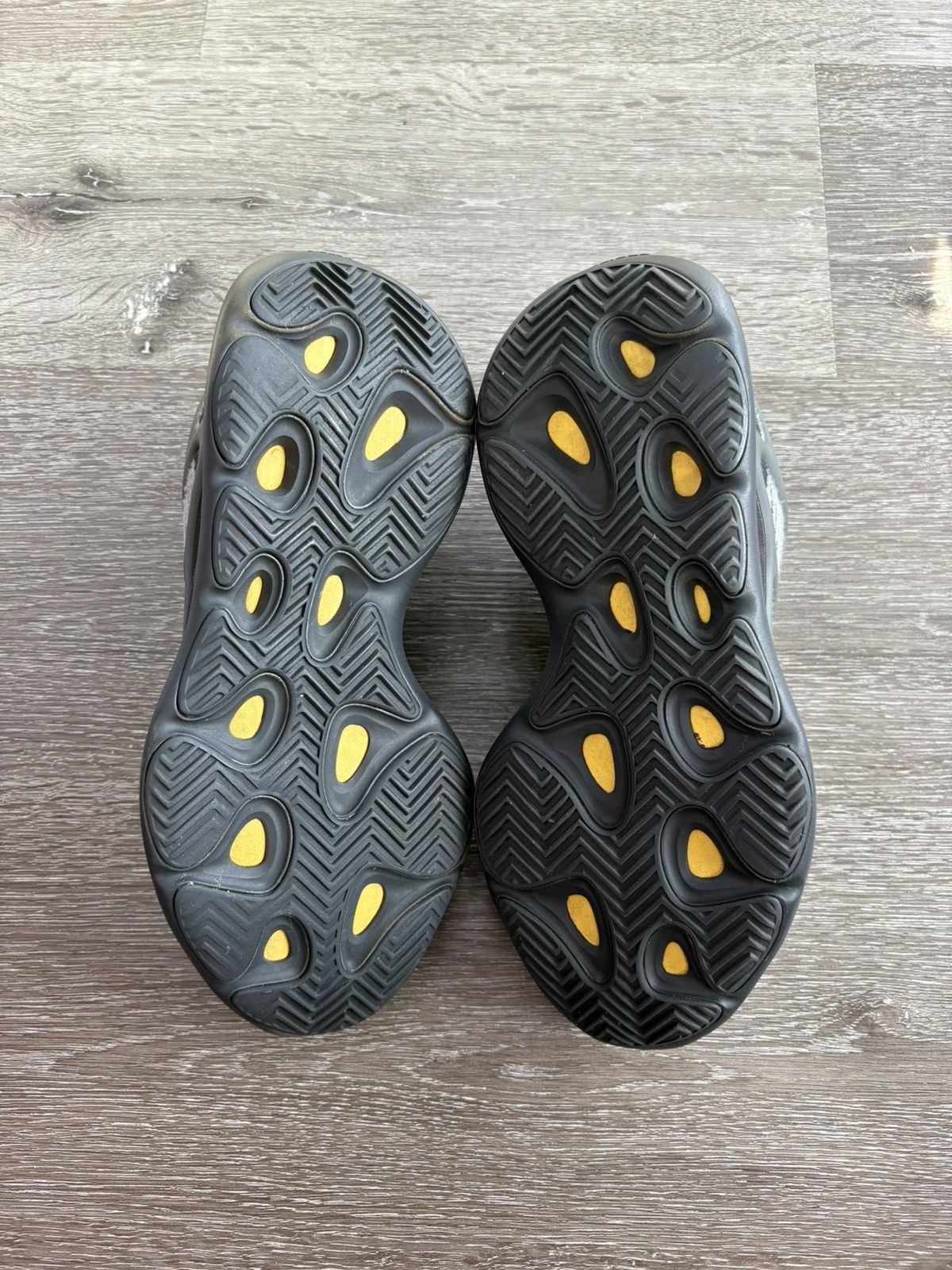 Yeezy Adidas Yeezy 700 V3 “Dark Glow” **PRE-OWNED** REP. BOX Size US 7.5 / EU 40-41 - 5 Thumbnail