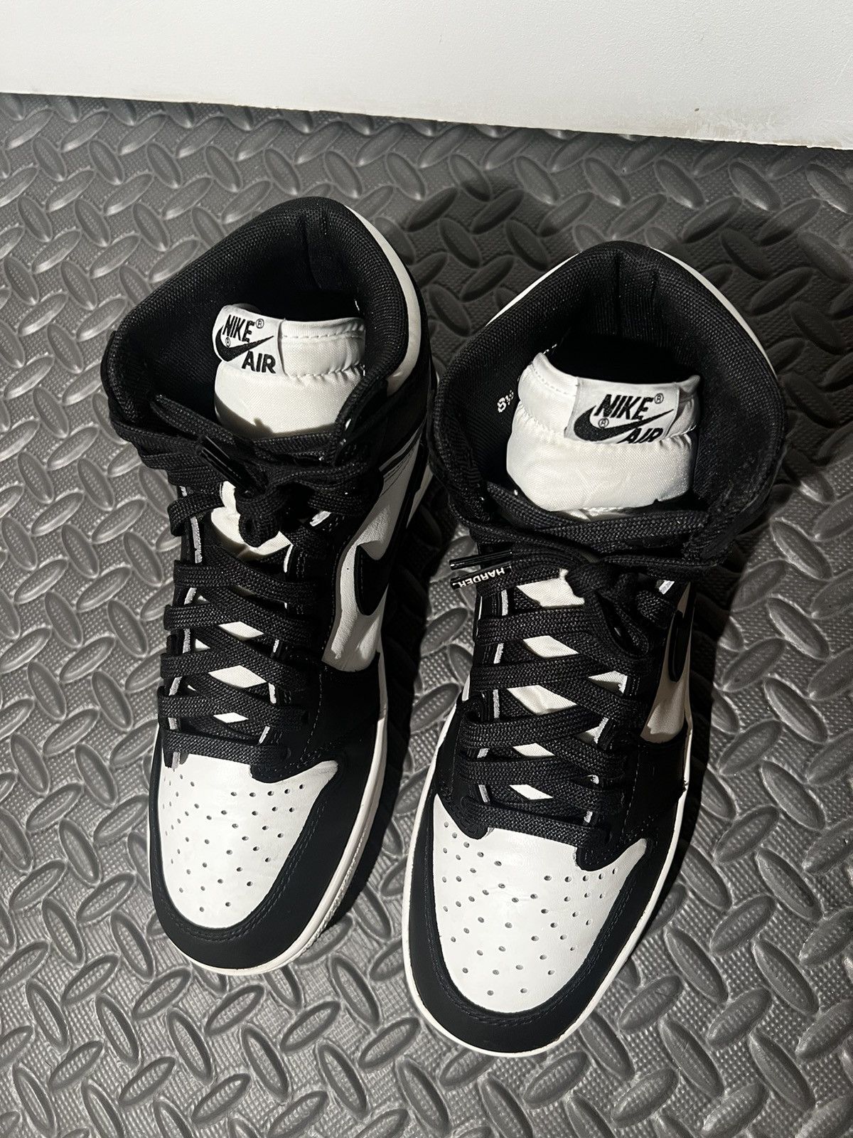Jordan Brand CLEAN Air Jordan 1 Retro High OG 85’ Size 8.5 Black White Size US 8.5 / EU 41-42 - 4 Thumbnail
