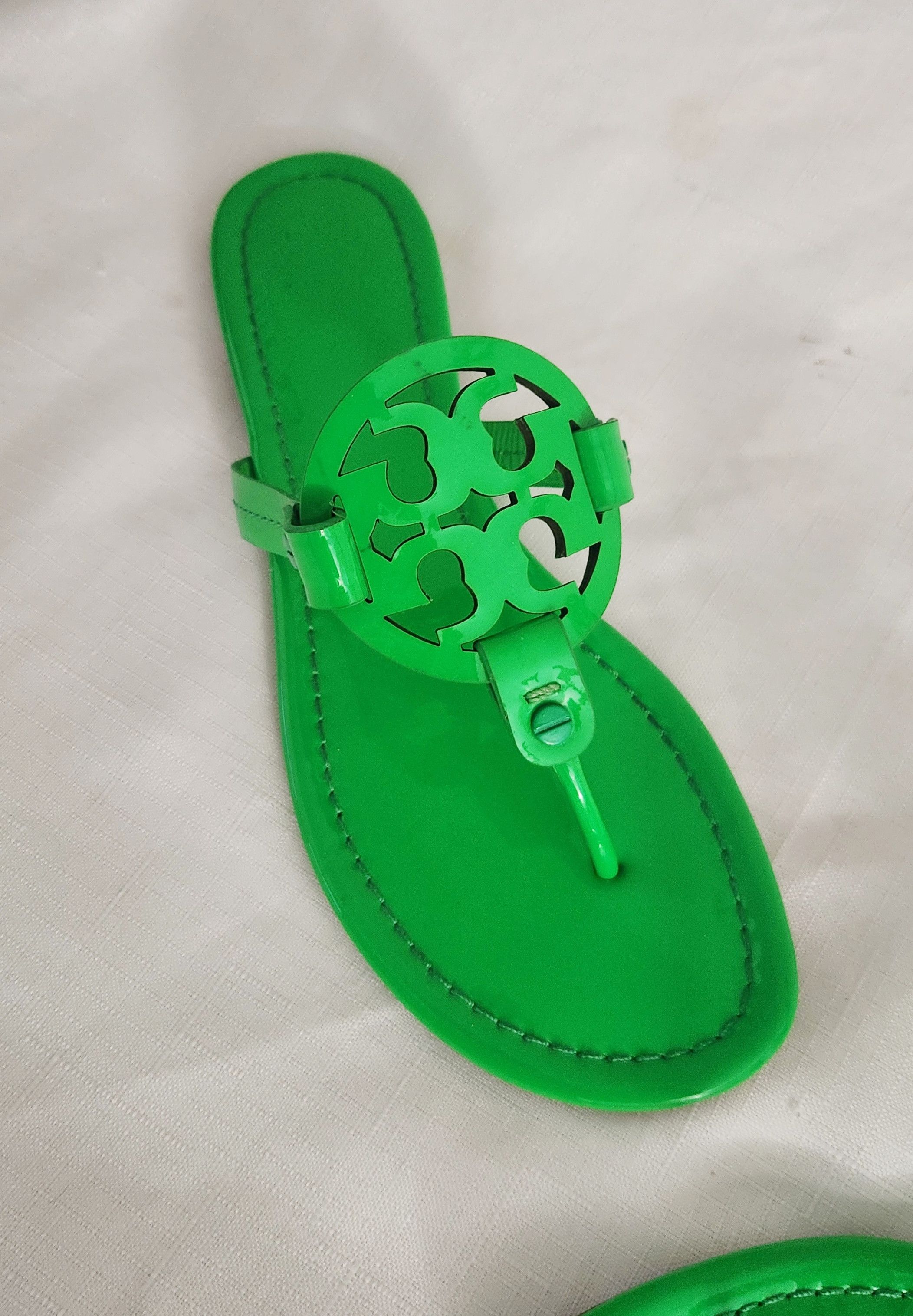 Designer × Tory Burch Tory Burch Miller Sandals Rare Fluo green Patent leather 8.5 Size US 8.5 / IT 38.5 - 3 Thumbnail