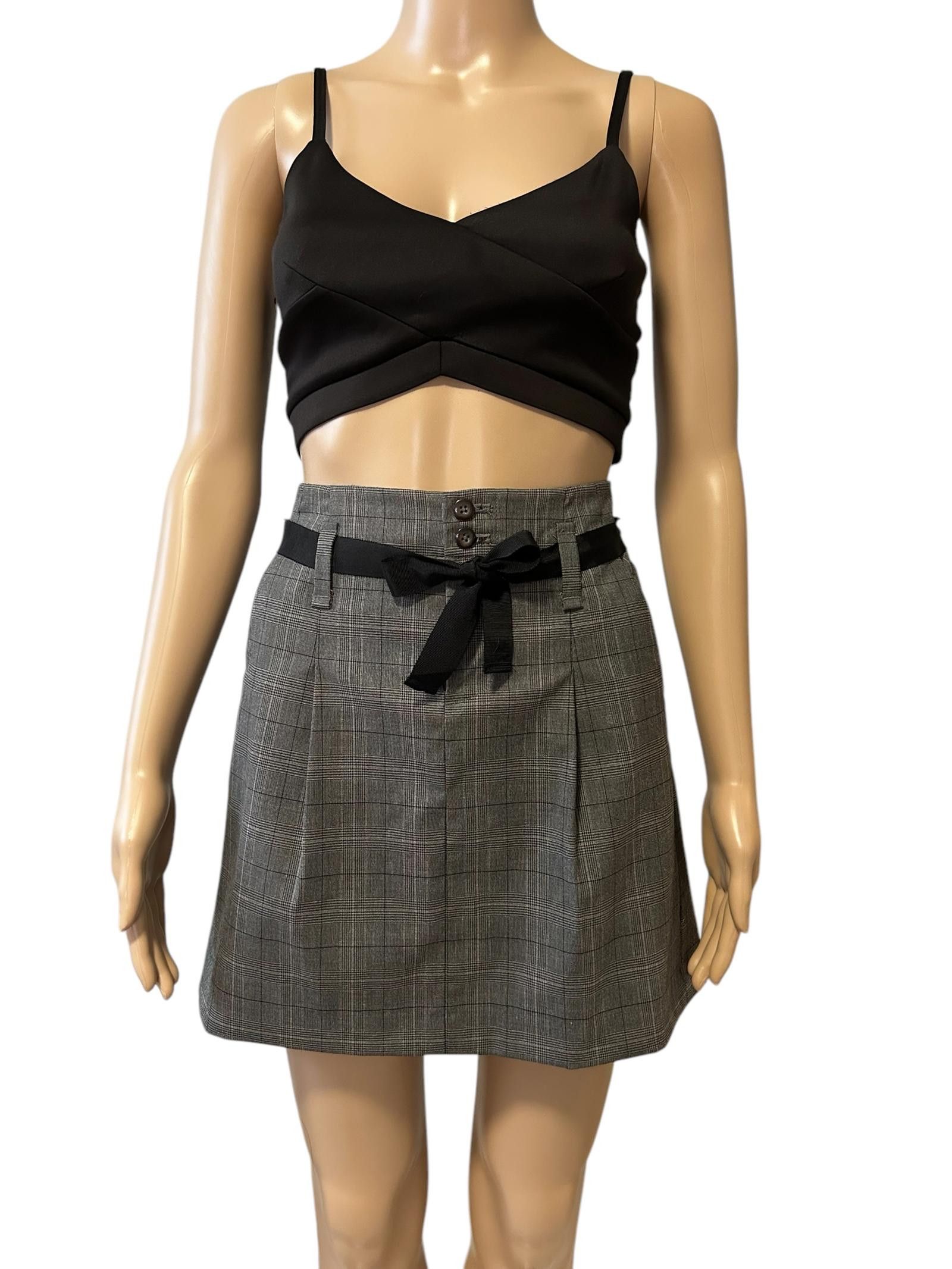 Designer Chic Gray Plaid Skirt with Belt Size 25" / US 0 / IT 36 - 1 Thumbnail