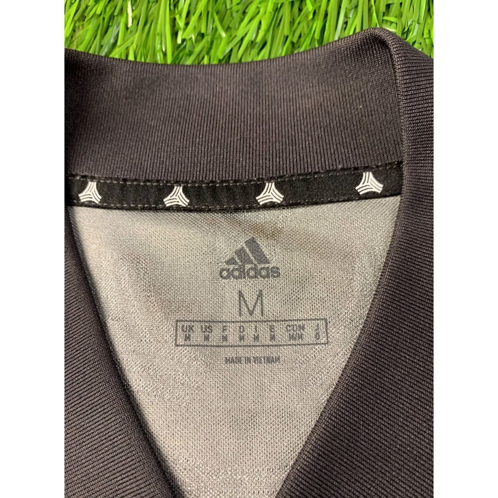 Adidas ADIDAS TANGO ORIGINAL 2019 FOOTBALL SHIRT MEN M Gray and Black DX DY5843 Size US M / EU 48-50 / 2 - 5 Thumbnail