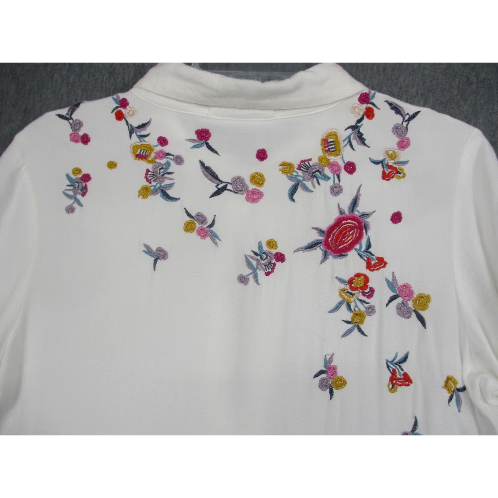 Vintage Caren Forbes Shirt Womens Large White Embroidered Floral Button Front Tunic Size L / US 10 / IT 46 - 2 Thumbnail