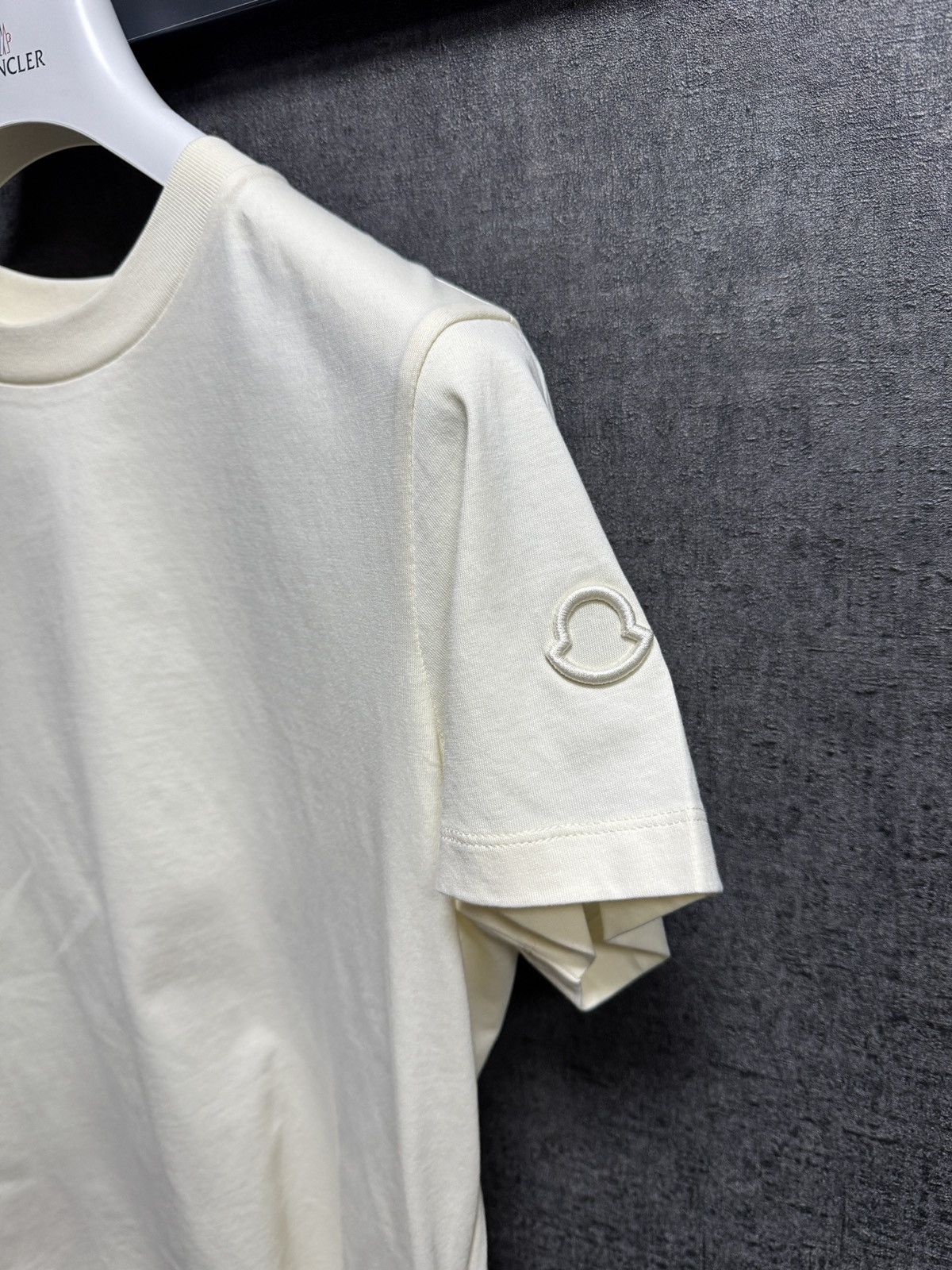 Moncler Moncler maglia manica corta Size S / US 4 / IT 40 - 7 Thumbnail