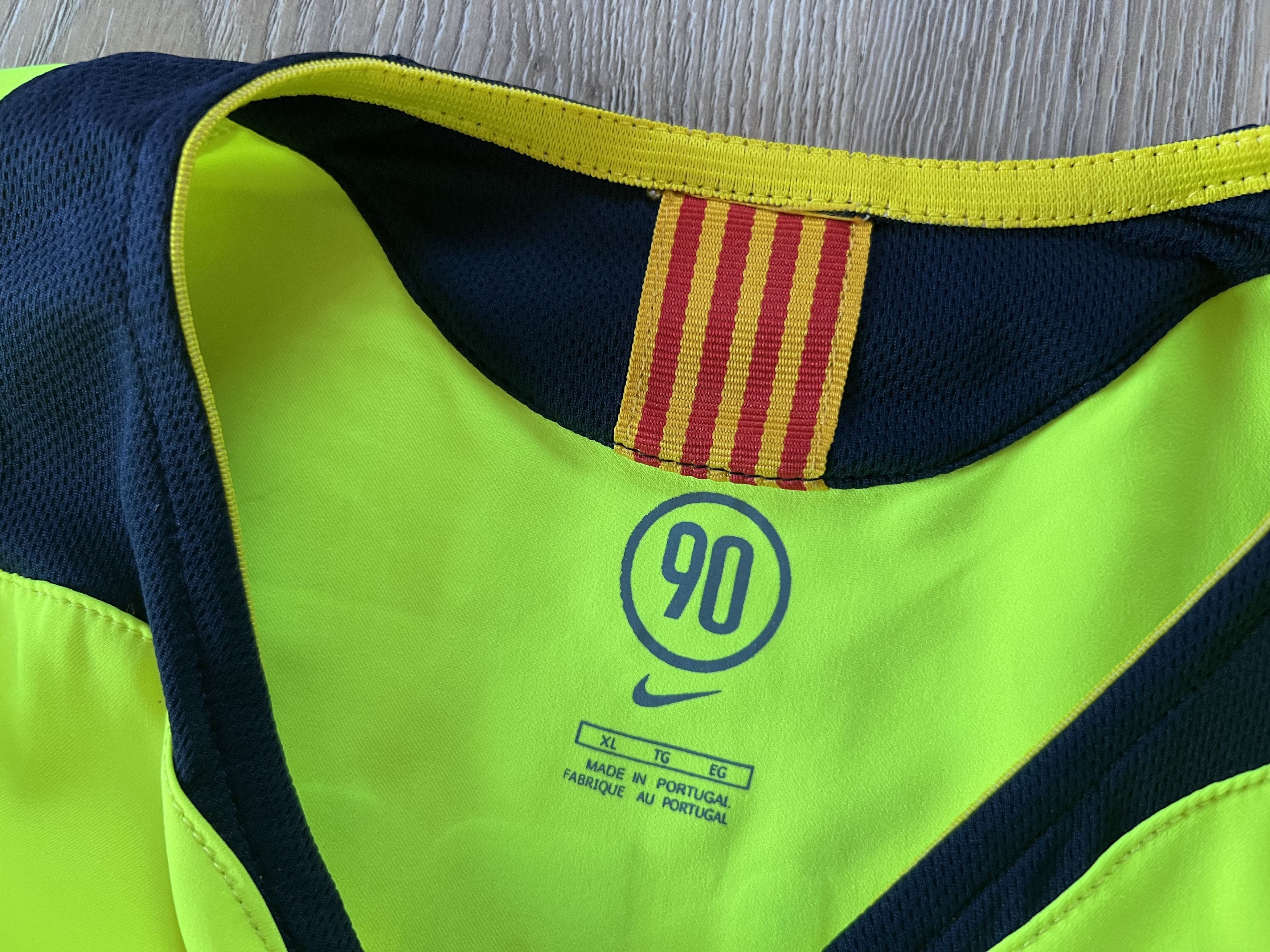 Nike Nike Barcelona Away Jersey Ronaldinho #10 2005-2006 Size US XL / EU 56 / 4 - 6 Thumbnail