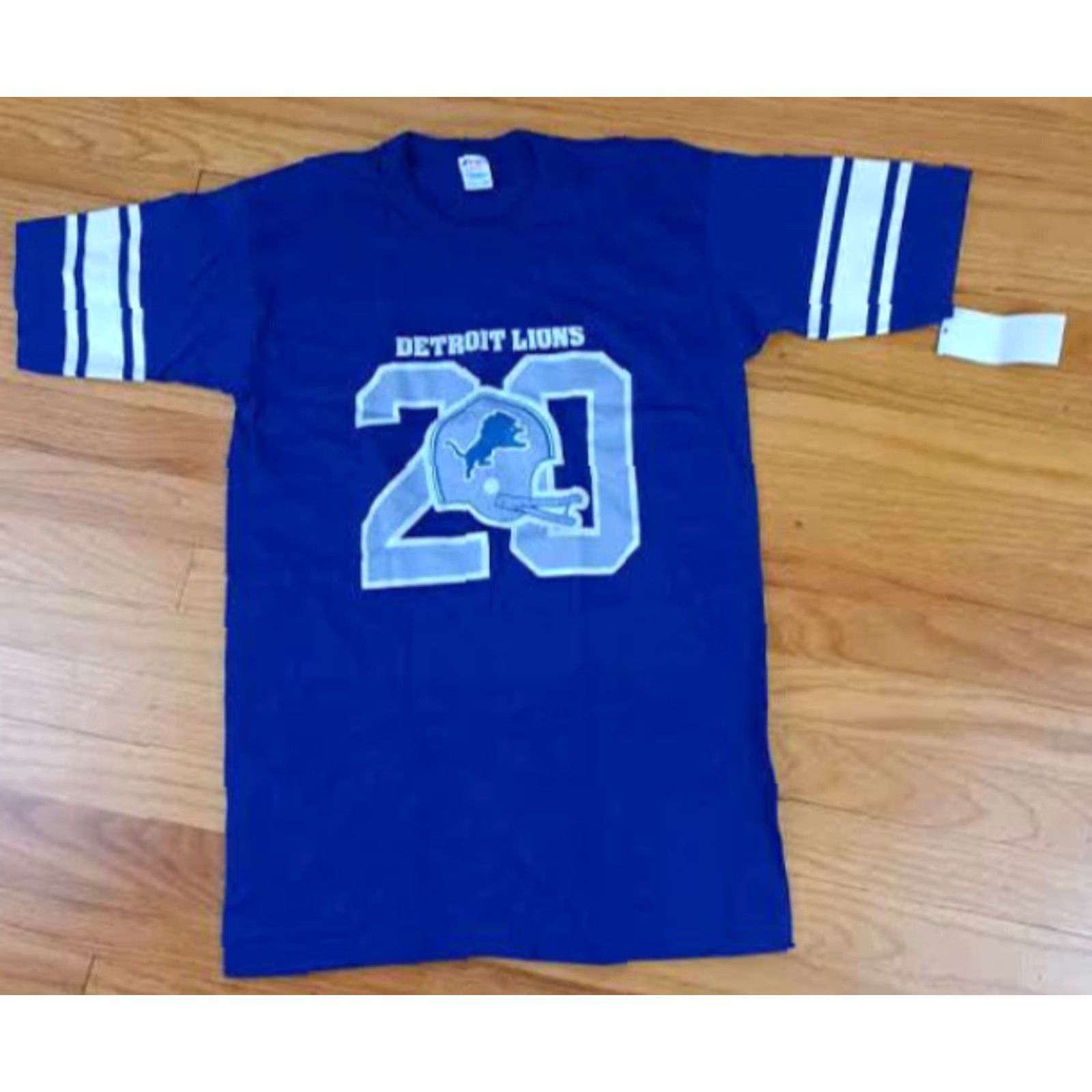 Champion VINTAGE Champion T-Shirt Detroit Lions Barry Sanders USA Made NWT Blue Short Sleeve Unisex Adults L Size Mens Womens Boys Girls Size US L / EU 52-54 / 3 - 4 Thumbnail