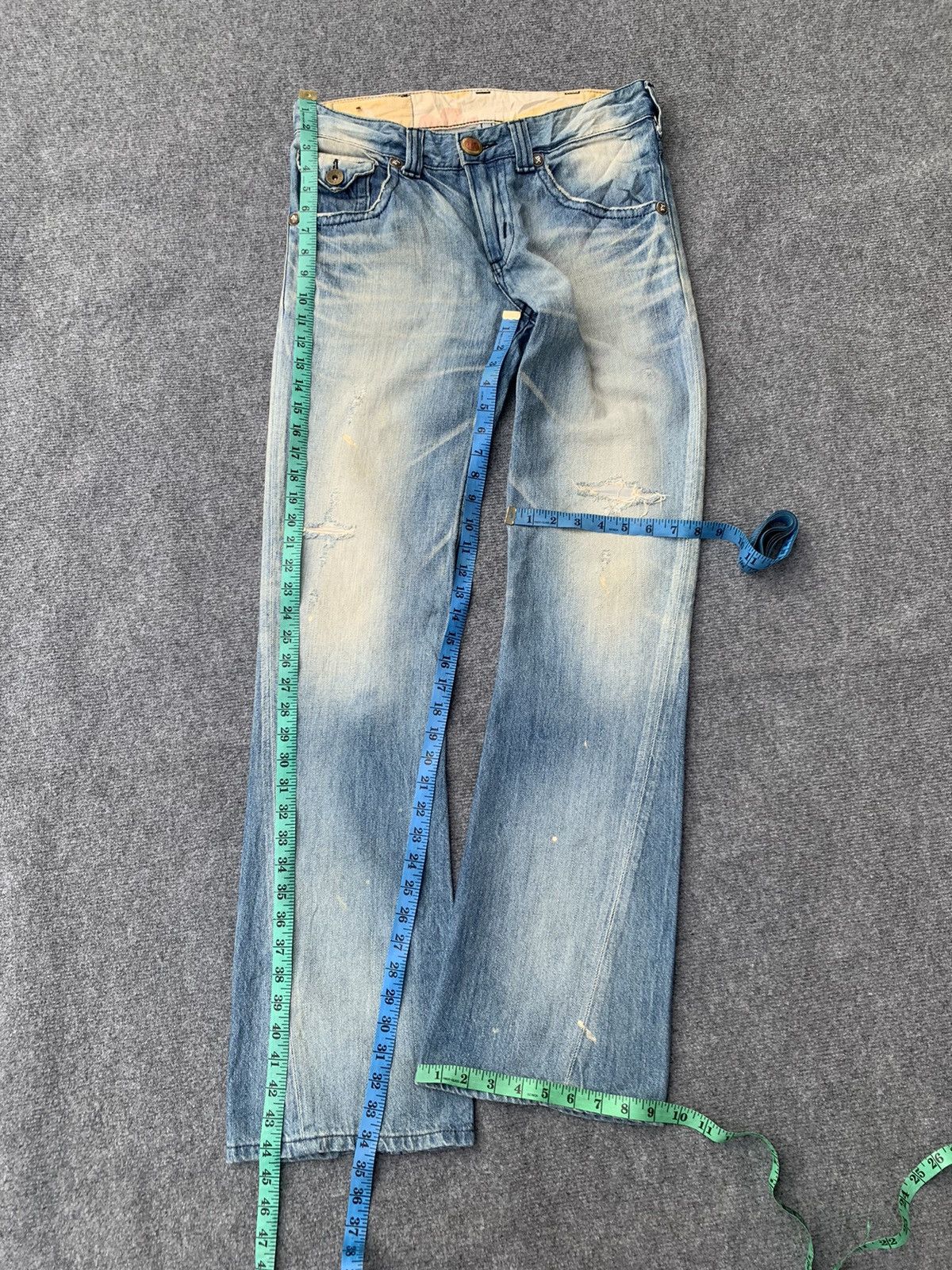 Edwin 𝗙𝗟𝗔𝗥𝗘 EDWIN BLUE TRIP VERY RARE & DISTRESSED. Size US 33 - 8 Thumbnail