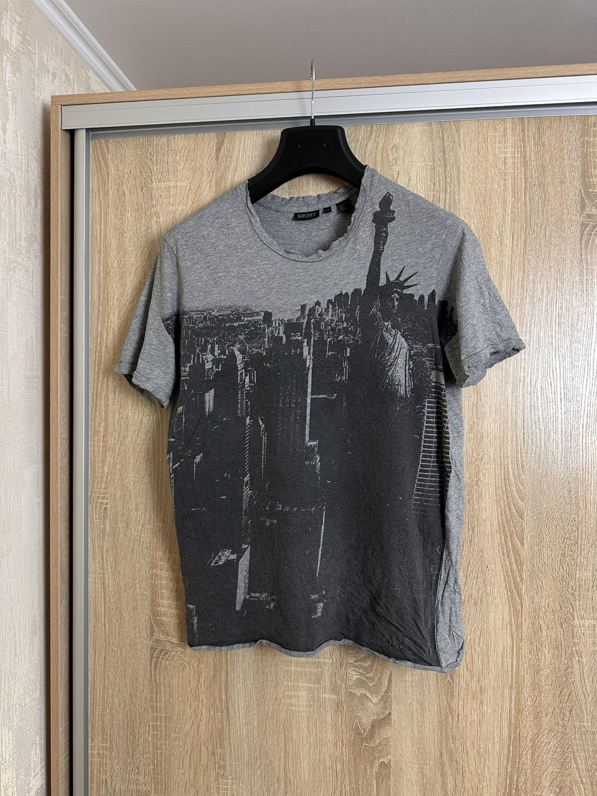 DKNY 🔥 Vintage 90s DKNY Jeans New York Tee T Shirt USA Streetwear Size US M / EU 48-50 / 2 - 1 Thumbnail