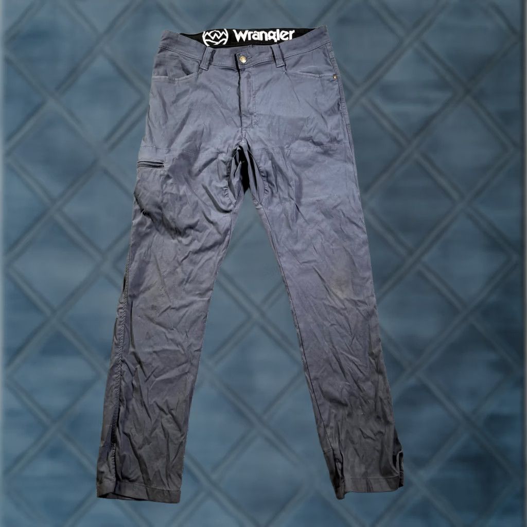 Wrangler Wrangler Windbreaker Pant Men 36x32 Gray Nylon Gorpcore Hiking Camping Stretch Size US 36 / EU 52 - 1 Thumbnail