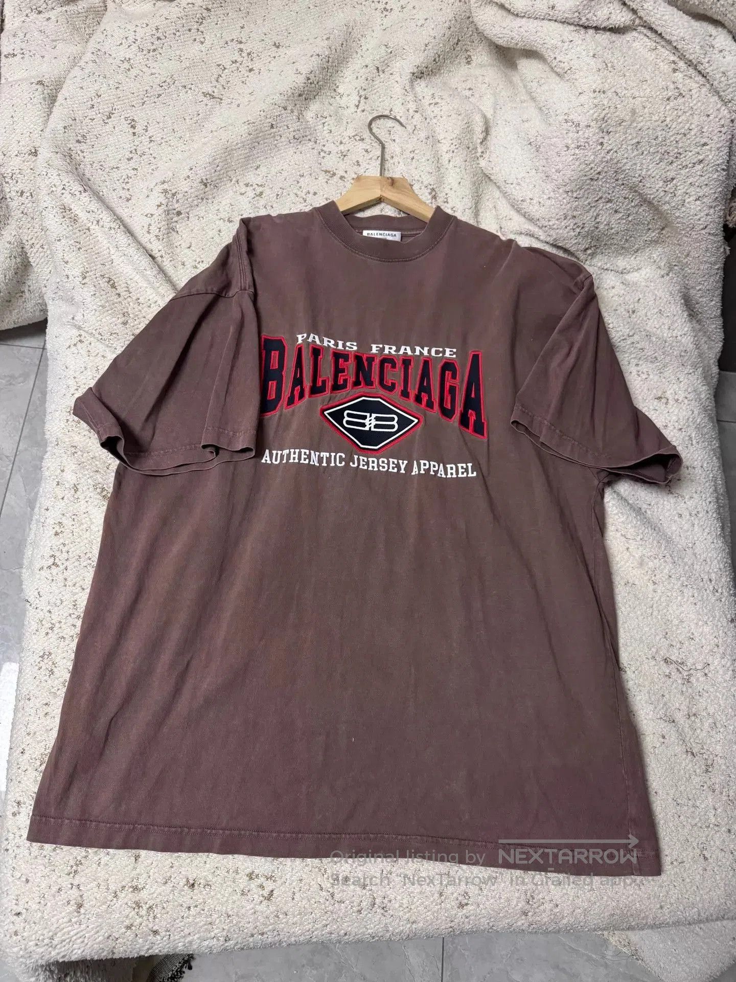 Balenciaga Brown Short Sleeve Graphic T-Shirt. Size US M / EU 48-50 / 2 - 1 Thumbnail