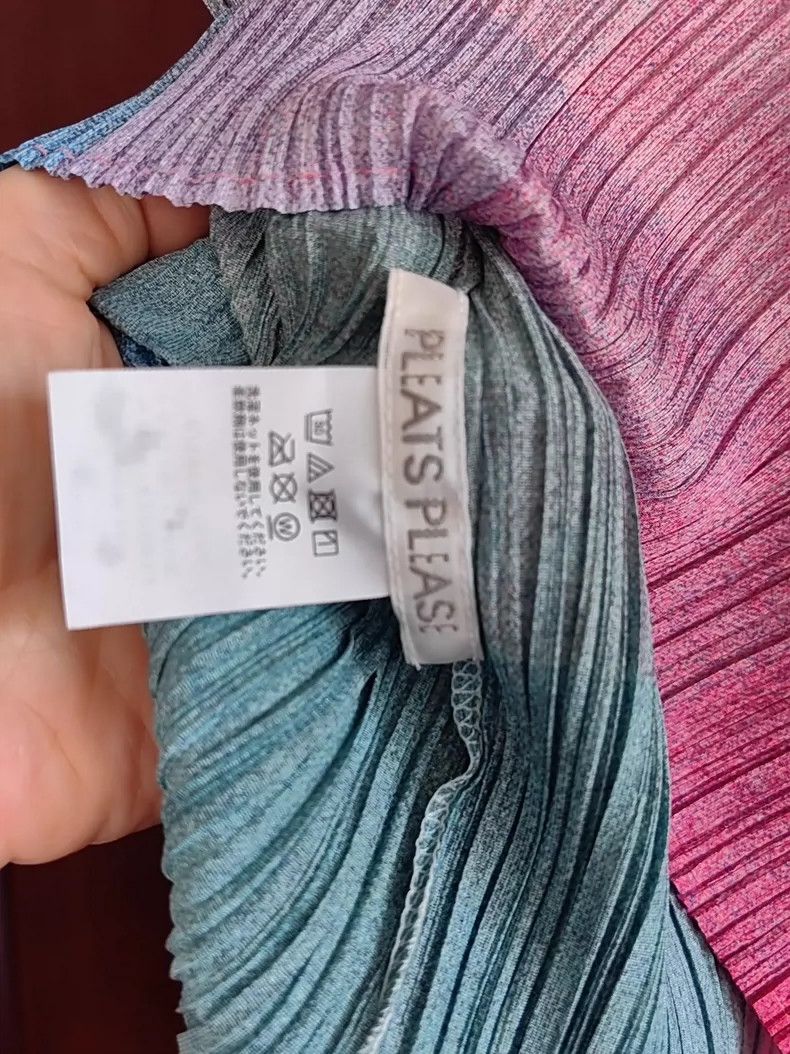 Issey Miyake Issey Miyake size:3 Light blue rainbow photon Mosaic top Size S / US 4 / IT 40 - 7 Thumbnail