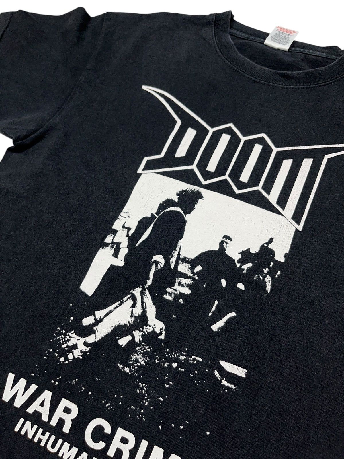 Band Tees × Vintage Vintage 00s Doom War Crimes Inhuman Beings T-shirt Size US M / EU 48-50 / 2 - 2 Thumbnail