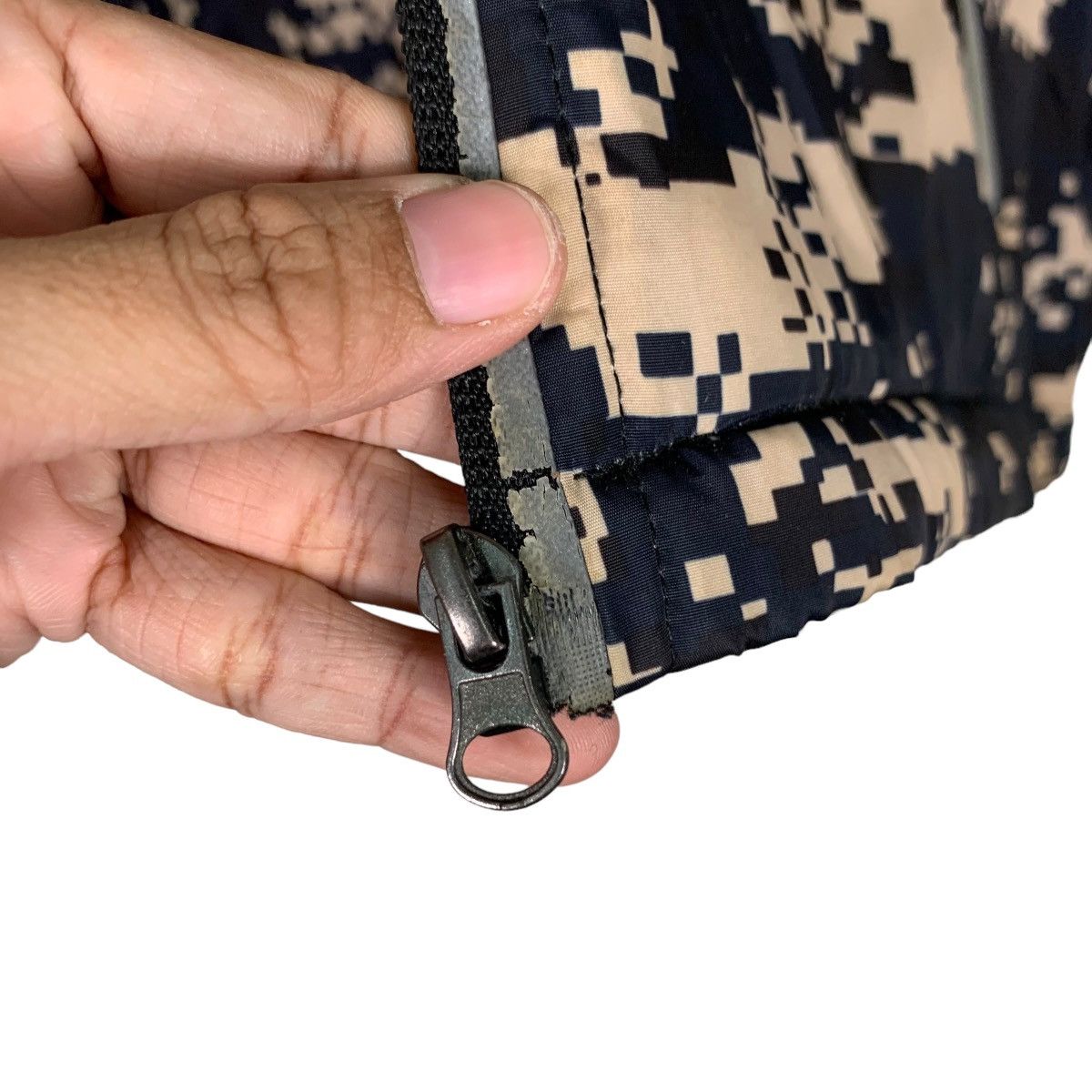 Vans VANS Of The Wall Digital Camo Hoodie Jacket #0455-C21 Size US XL / EU 56 / 4 - 12 Thumbnail