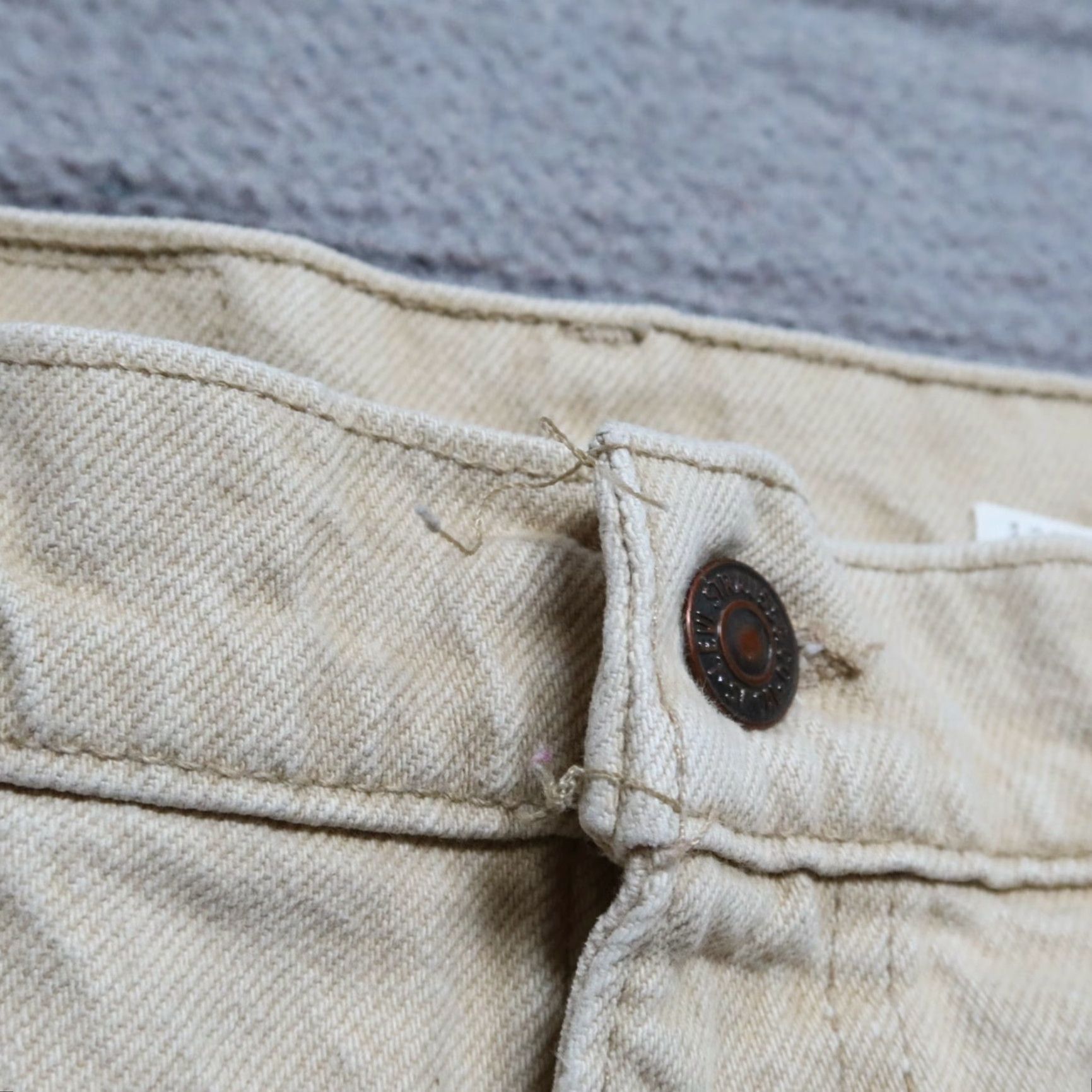 Levi's Vintage Levi's 550 Jeans Mens Tan Size 32 31 Denim Relaxed Fit Tapered Jeans Mens Tan 550 Vintage Levi's Jeans Size US 32 / EU 48 - 7 Thumbnail