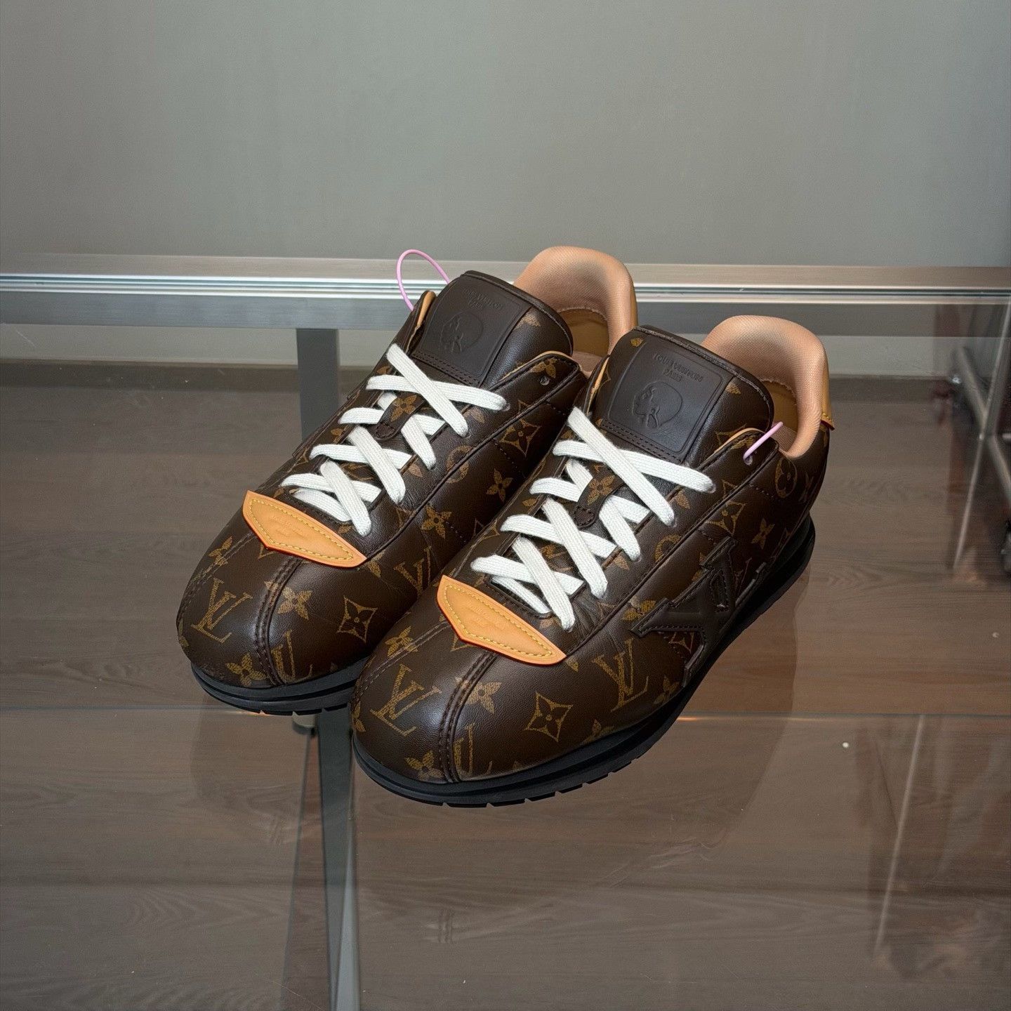 Louis Vuitton Louis Vuitton Lowtop Sneakers 10 Men Size US 10 / EU 43 - 1 Thumbnail