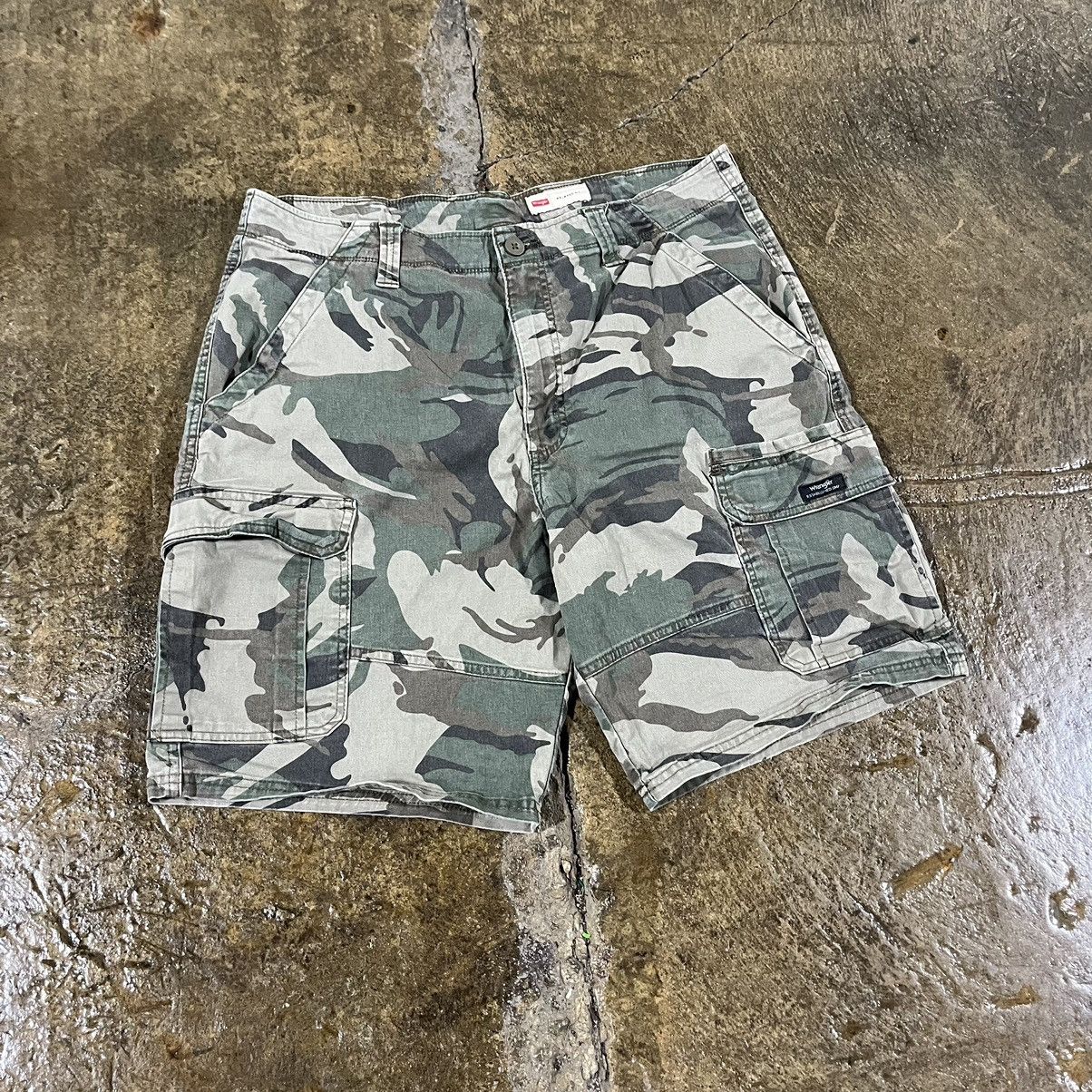 Vintage × Wrangler Crazy Vintage Y2K Baggy Camo Cargo Shorts JNCO Skater Style Size US 36 / EU 52 - 5 Thumbnail