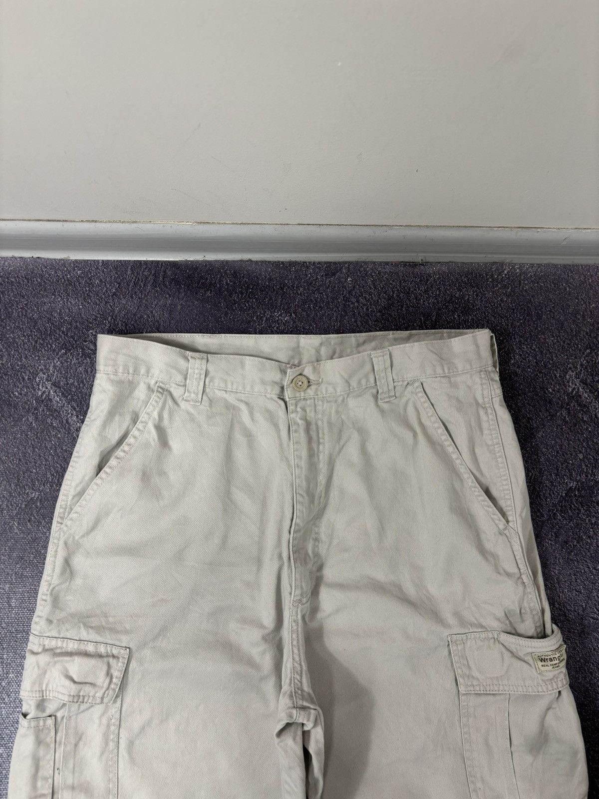 Vintage Vintage Wrangler Y2K Beige Utility Hype Baggy Cargo Shorts Size US 36 / EU 52 - 8 Thumbnail