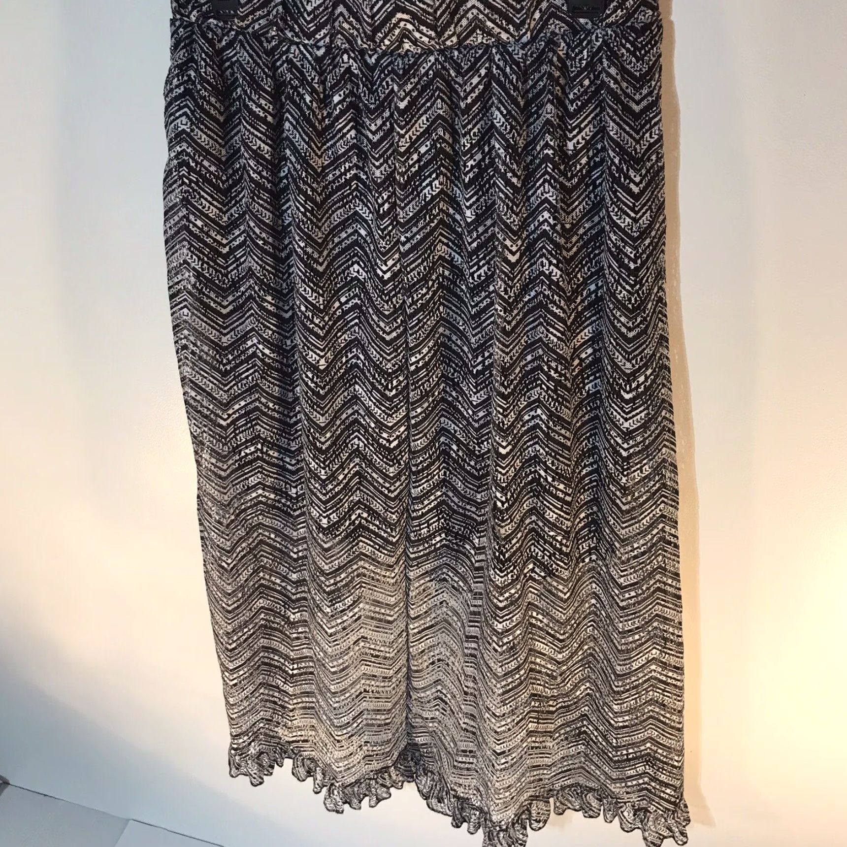 Vintage No Boundaries Black/White Chevron Ruffled Asymmetrical Midi Skirt Womens Size L (11-13) Size 36" / US 14 / IT 50 - 2 Thumbnail