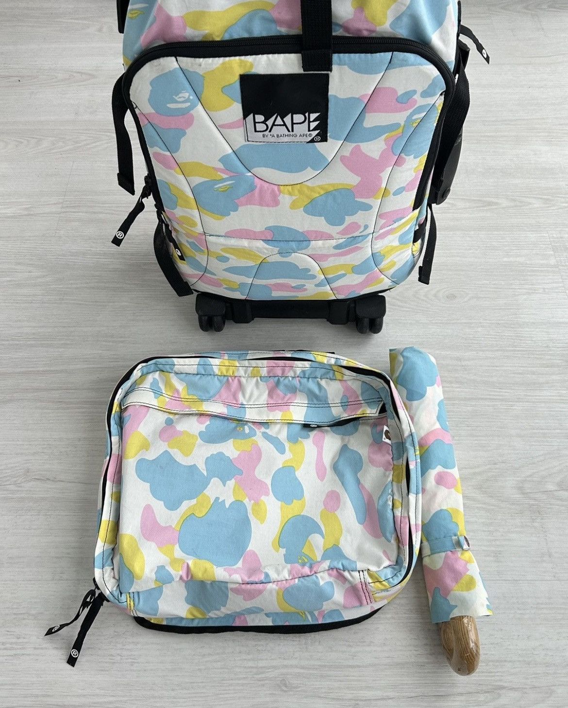 Bape VERY RARE OG 2006 A BATHING APE COTTON CANDY LUGGAGE Size ONE SIZE - 5 Thumbnail