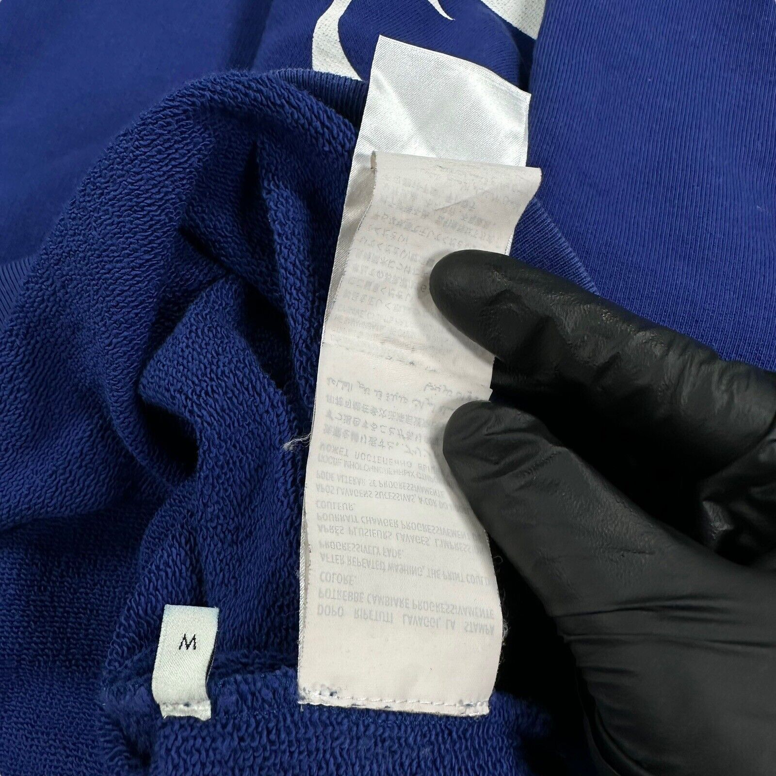 Gucci Gucci Size M Sweatshirt Deep Blue Vertical Logo Graphic Crew Size US M / EU 48-50 / 2 - 10 Thumbnail