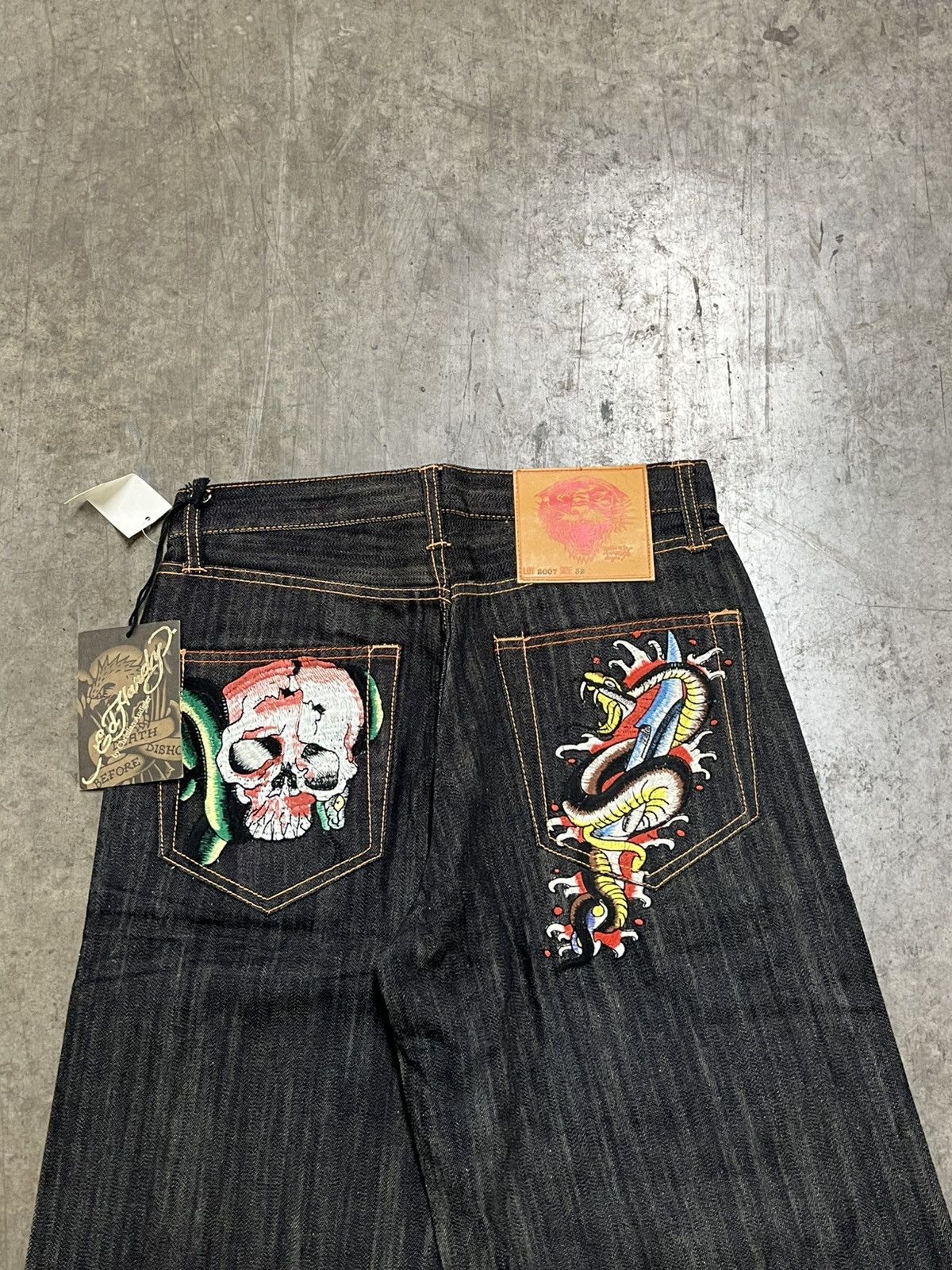 Ed Hardy × Vintage Ed hardy y2k jorts 2007 denim embroidered skater rare Size US 32 / EU 48 - 5 Thumbnail