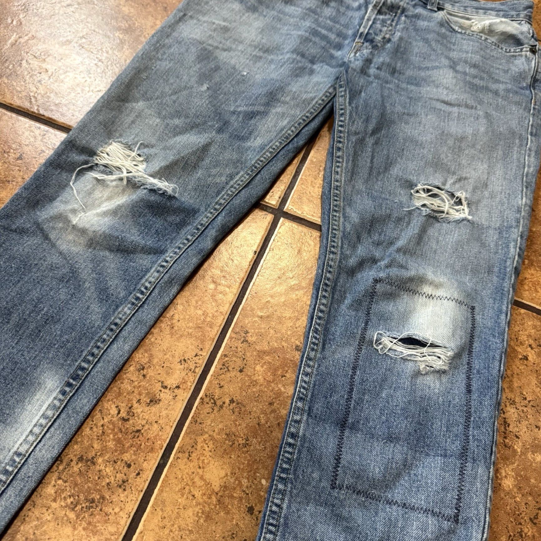 RE/DONE RE/DONE Denim Originals High Rise Light Wash Jeans 26 Regular Straight Womens Distressed 30.5" W 26" Inseam Blue Denim Size 26" / US 2 / IT 38 - 2 Thumbnail