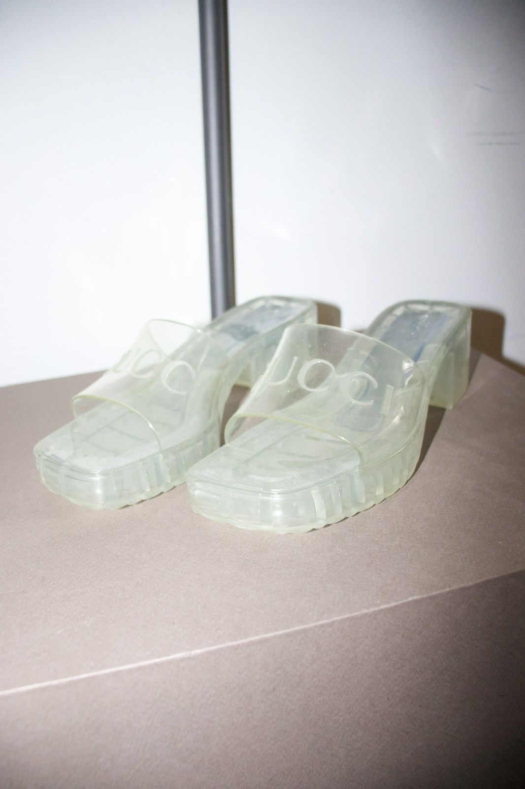 Gucci GUCCI RUBBER SLIDE SANDAL Size US 6 / IT 36 - 1 Thumbnail