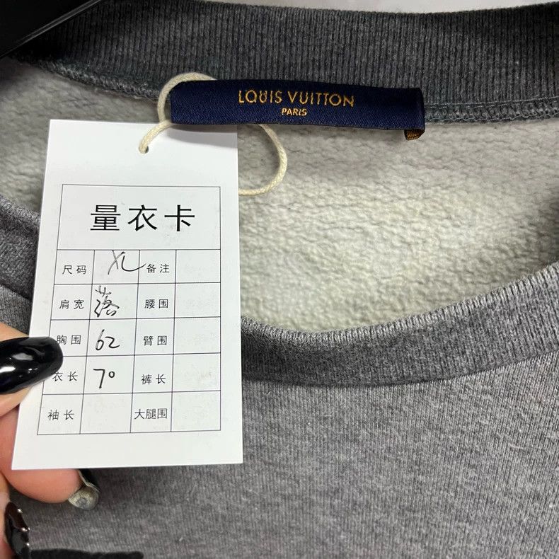 Louis Vuitton Louis Vuitton Grey nigo co-branded casual pullover sweatshi Size US XL / EU 56 / 4 - 2 Thumbnail