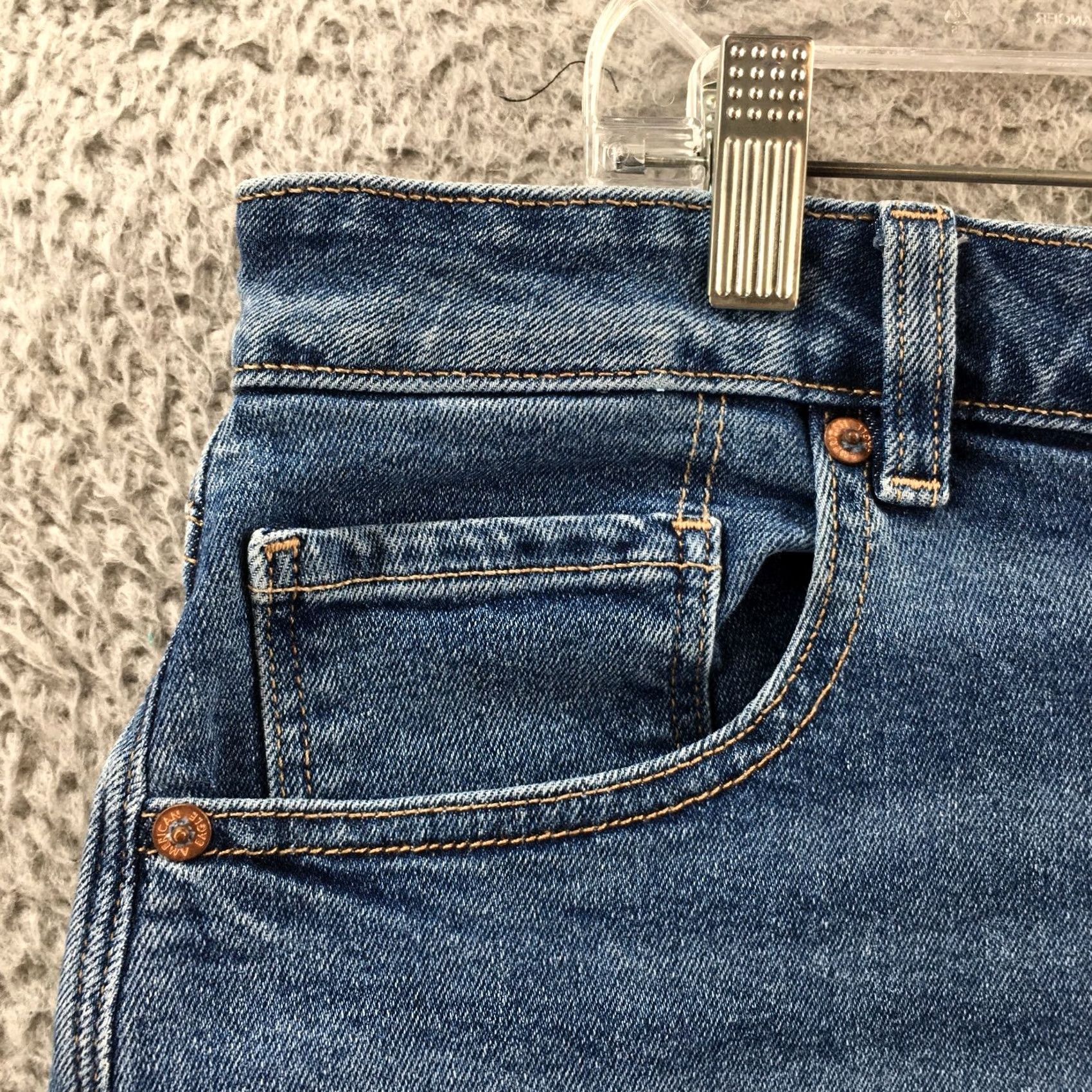 American Eagle Outfitters American Eagle Outfitters Jeans Womens 18R Cropped Blue Denim Zip Stretch 5-Pocket Regular Rise Modern Fit Womens - Mens? Size 40" / US 18 - 3 Thumbnail