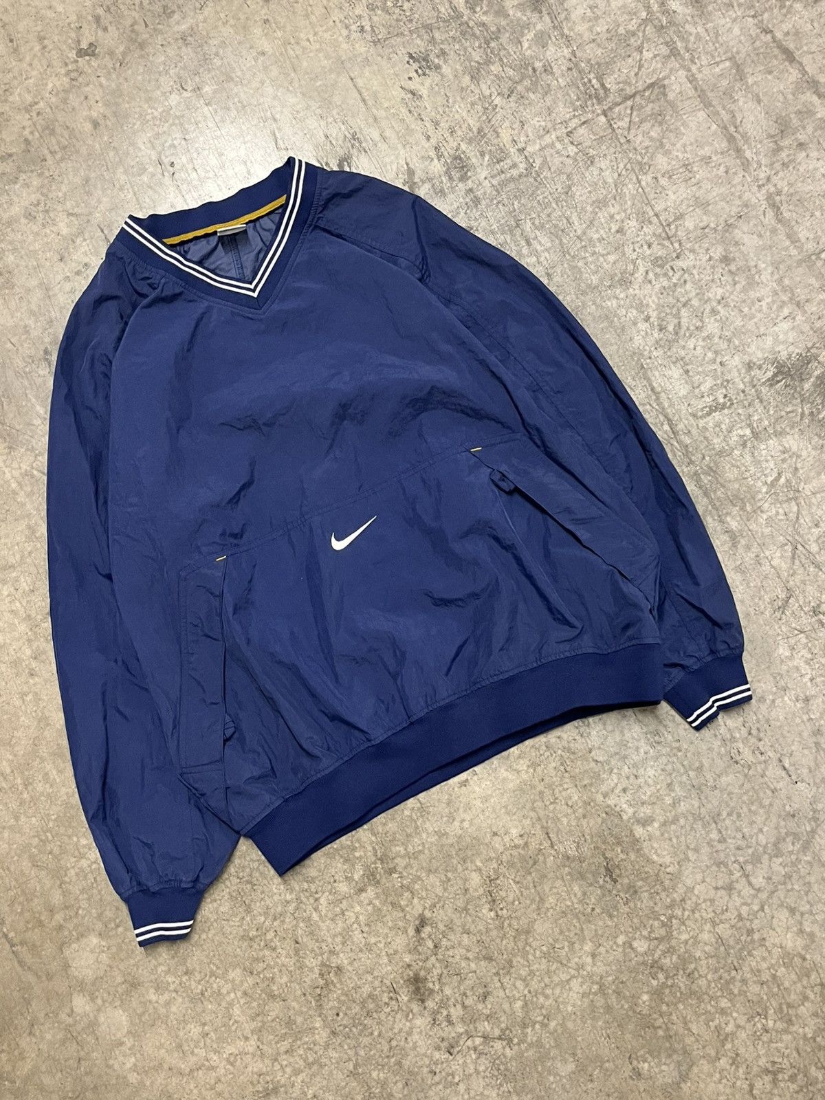 Nike Nike windbreaker center swoosh vintage 90s streetwear hype Size US XL / EU 56 / 4 - 4 Thumbnail