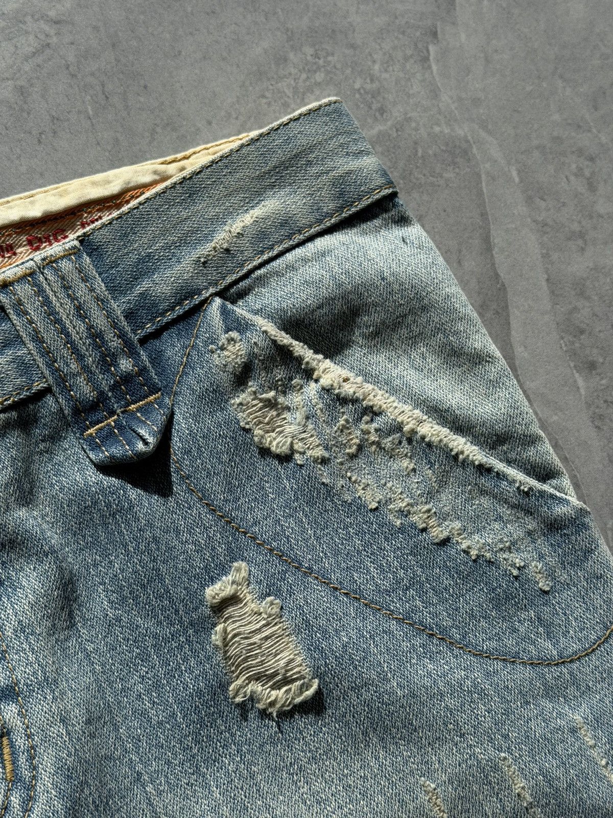 Dolce & Gabbana 2000s Dolce & Gabbana Distressed Washed Denim Jeans Size US 31 - 7 Thumbnail