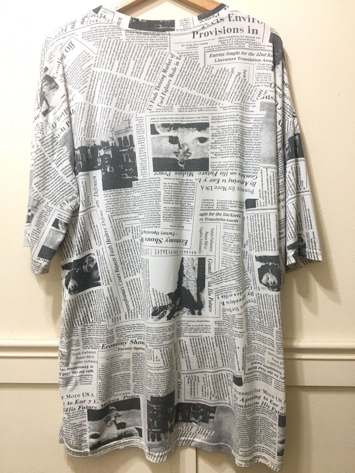 Other Vintage overprints newspaper shirt Size US XXL / EU 58 / 5 - 4 Thumbnail