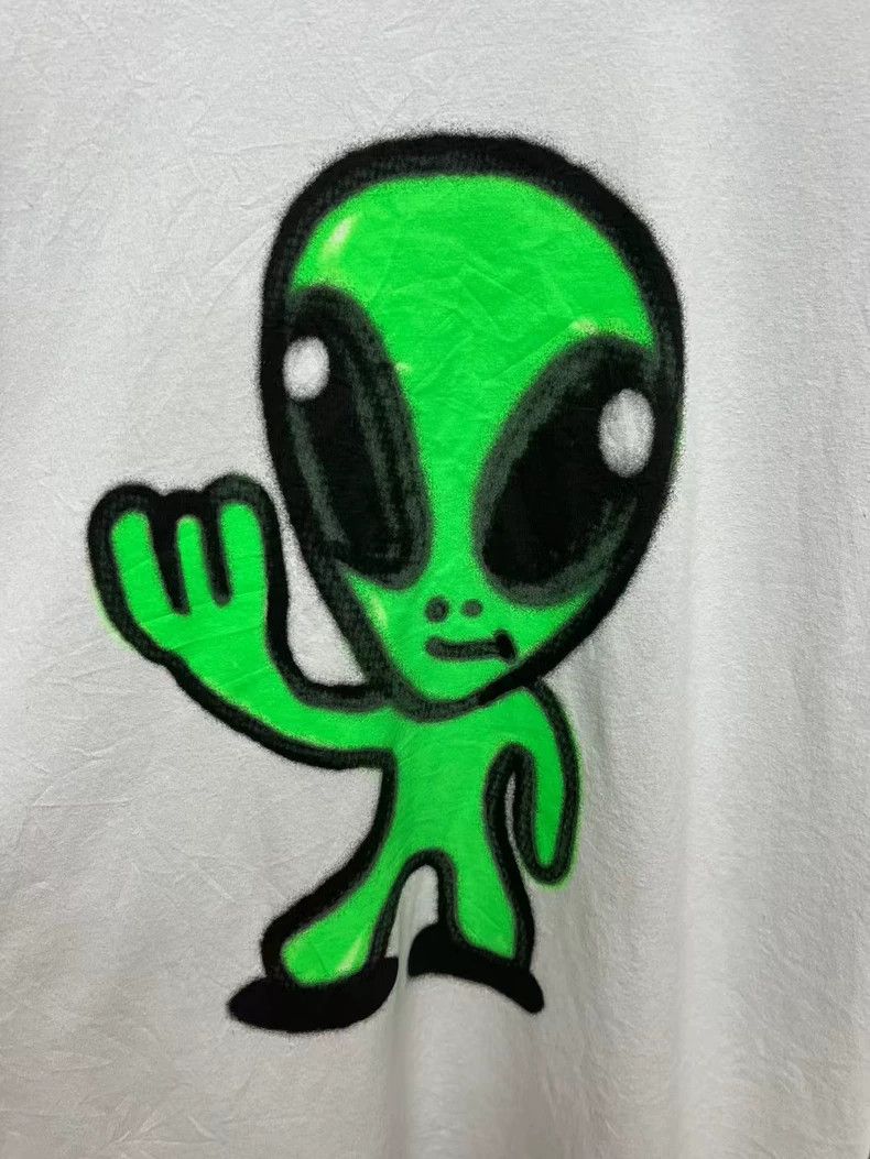 Balenciaga Balenciaga Alien short sleeves Size US L / EU 52-54 / 3 - 3 Thumbnail