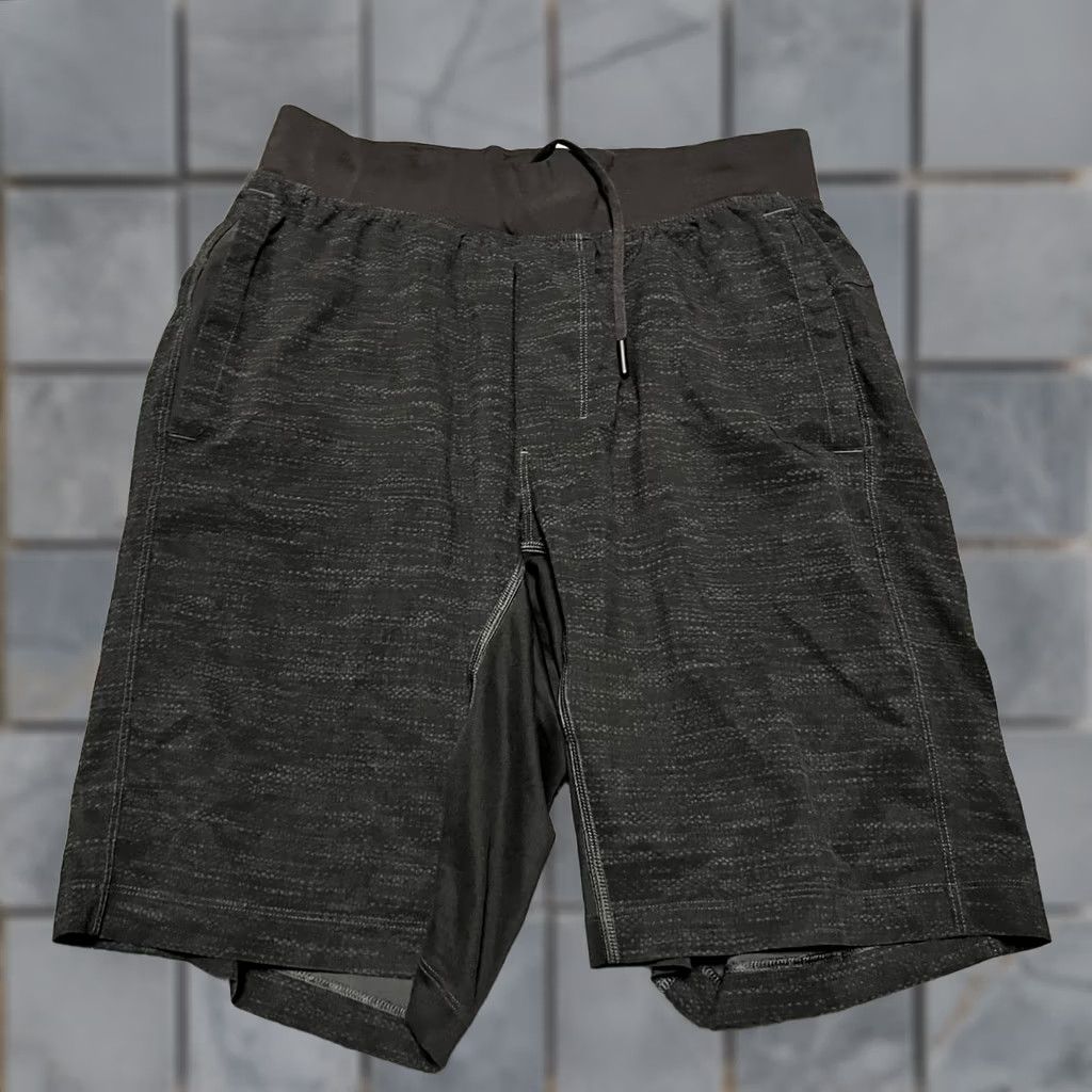 Lululemon Lululemon T.H.E. Shorts Mens Small Luxtreme Black Patterned Running M7Y24S Size US 29 - 1 Thumbnail