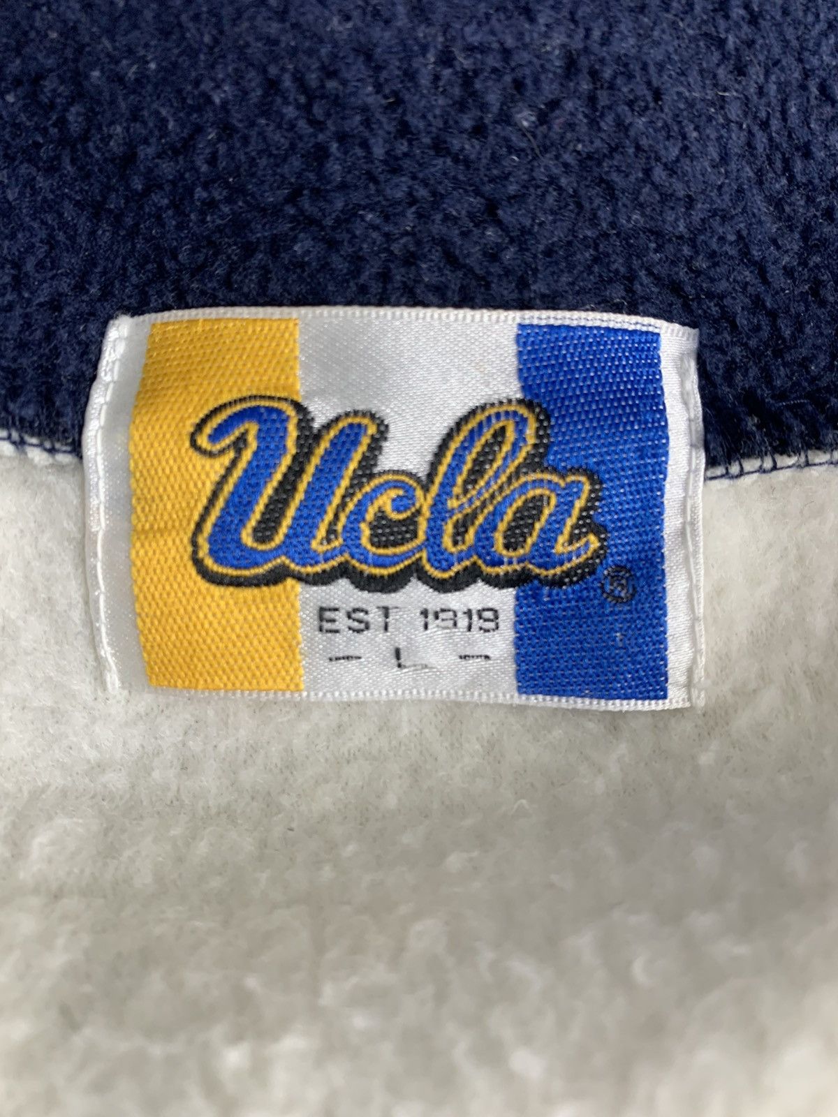 Vintage Vintage UCLA BRUIN Apparel SportsWear Outdoor Fleece Jacket Size US L / EU 52-54 / 3 - 8 Thumbnail
