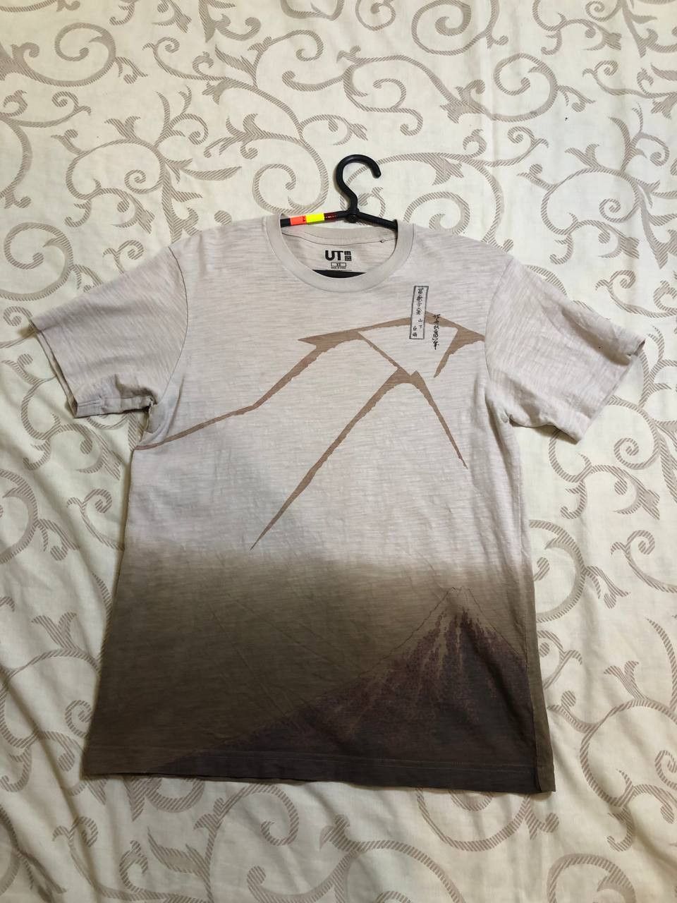 Uniqlo Uniqlo Vintage big print ANIME T-shirt crazy Y2K Size US XS / EU 42 / 0 - 1 Thumbnail