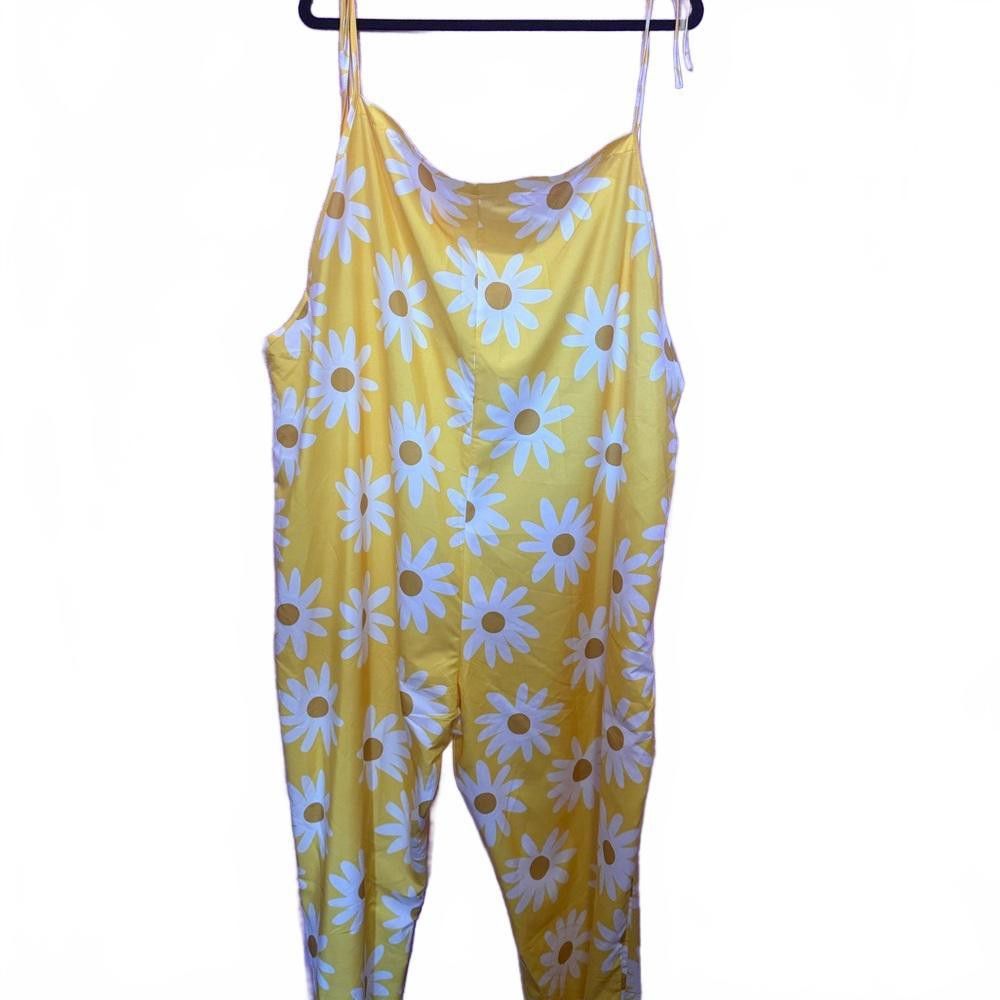 Designer Sunny Daisy Print Jumpsuit Size 42" / US 20 - 4 Thumbnail