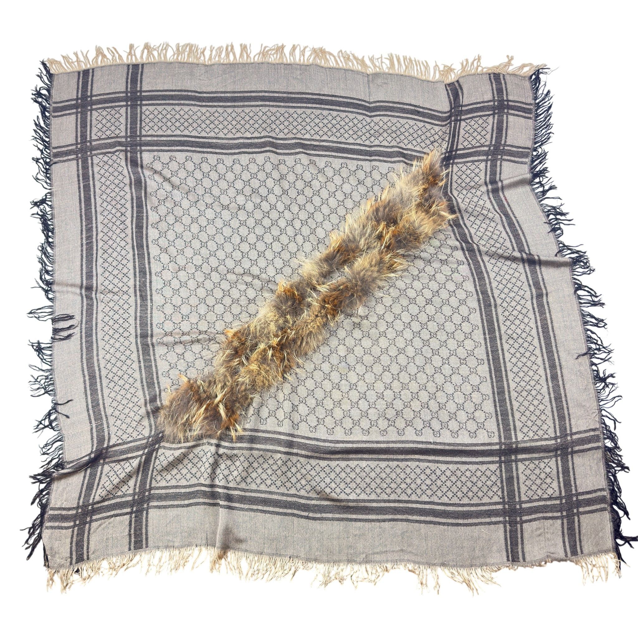 Gucci GG Monogram Wool Silk Stole with Fox Fur – Poncho Scarf Size ONE SIZE - 2 Thumbnail