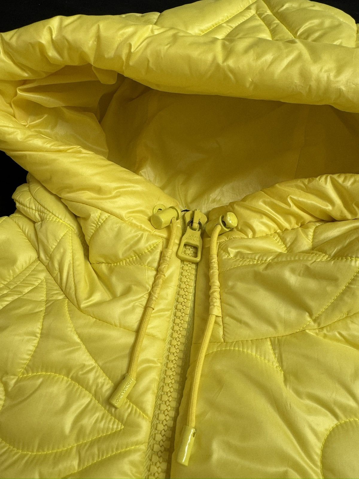 Louis Vuitton Louis Vuitton Yellow Flower Monogram Puffer Jacket Size US M / EU 48-50 / 2 - 3 Thumbnail