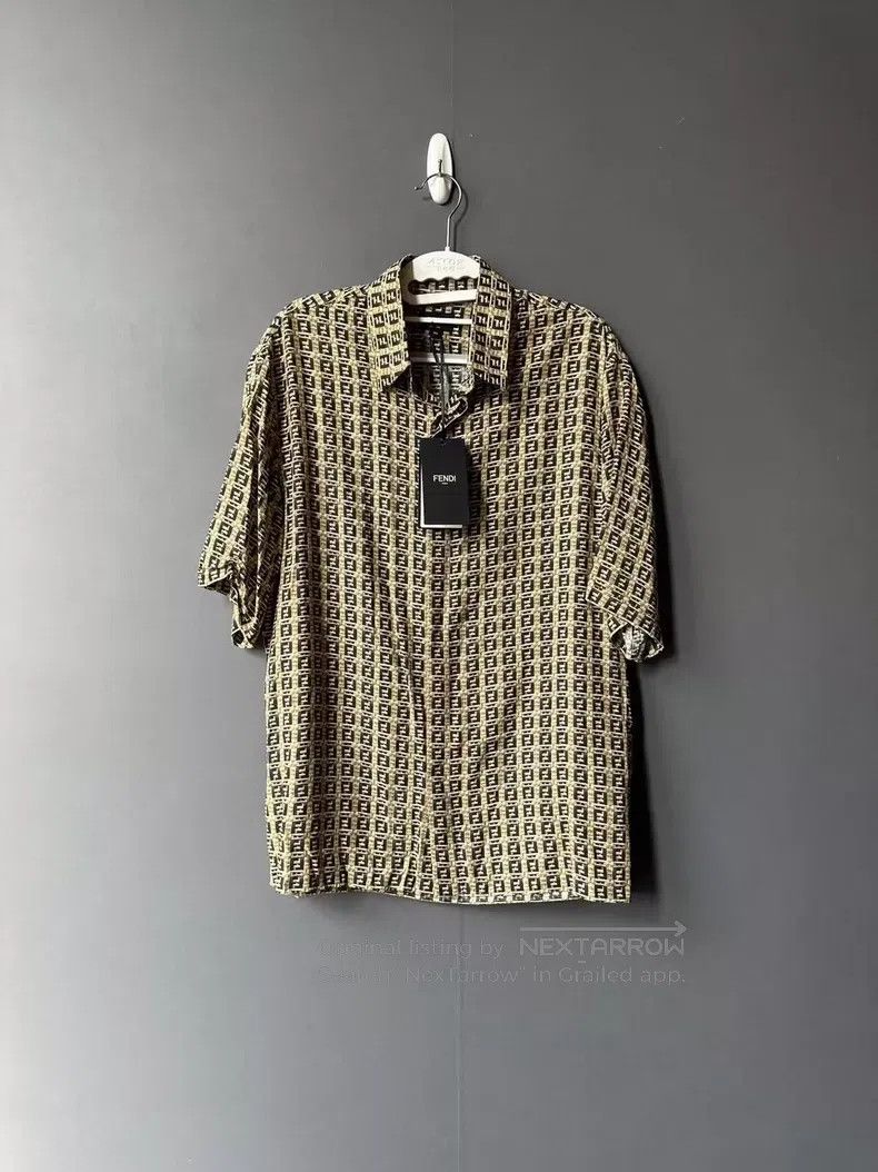 Fendi Fendi size 39 Brown All-Over Printed Short Sleeve Shirt Size US M / EU 48-50 / 2 - 1 Thumbnail