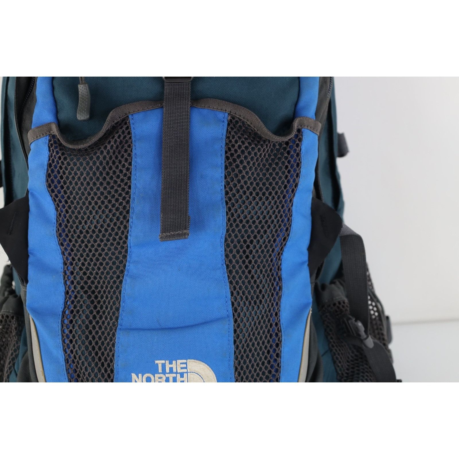 Vintage Vintage The North Face Distressed Angkor Hiking Backpack Size ONE SIZE - 3 Thumbnail