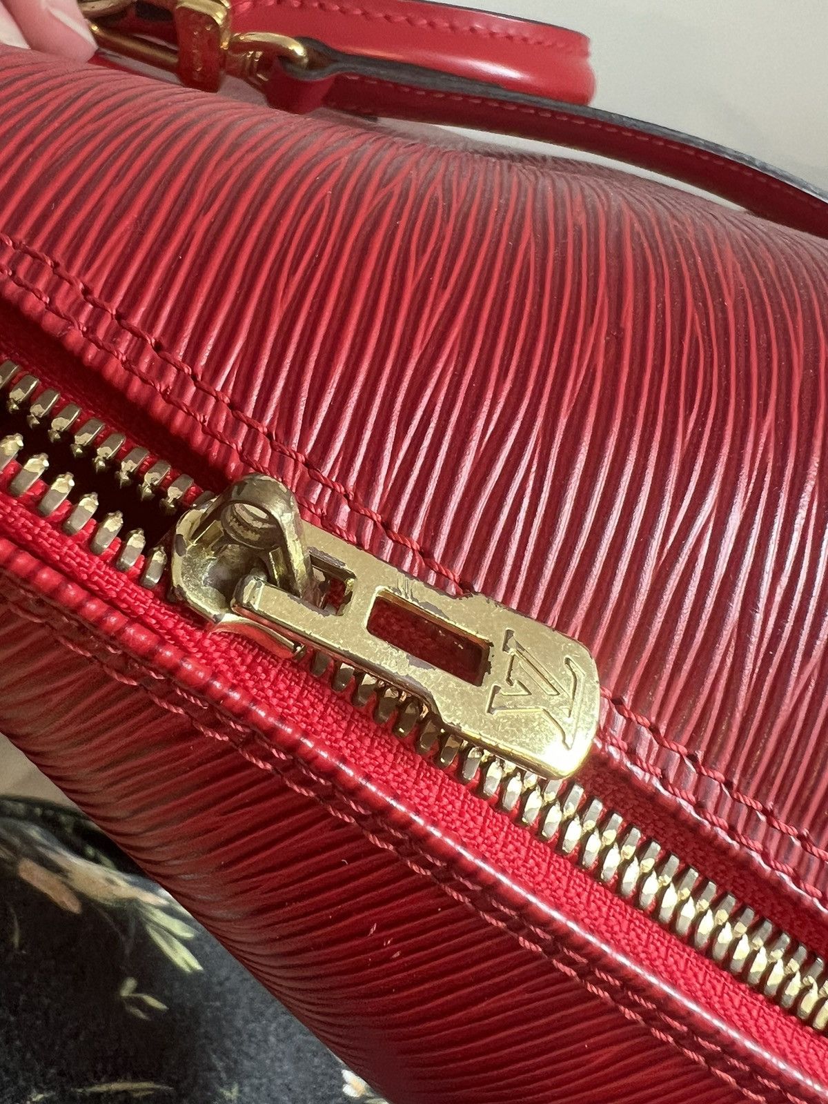 Louis Vuitton Louis Vuitton Red Epi Alma Size ONE SIZE - 11 Thumbnail