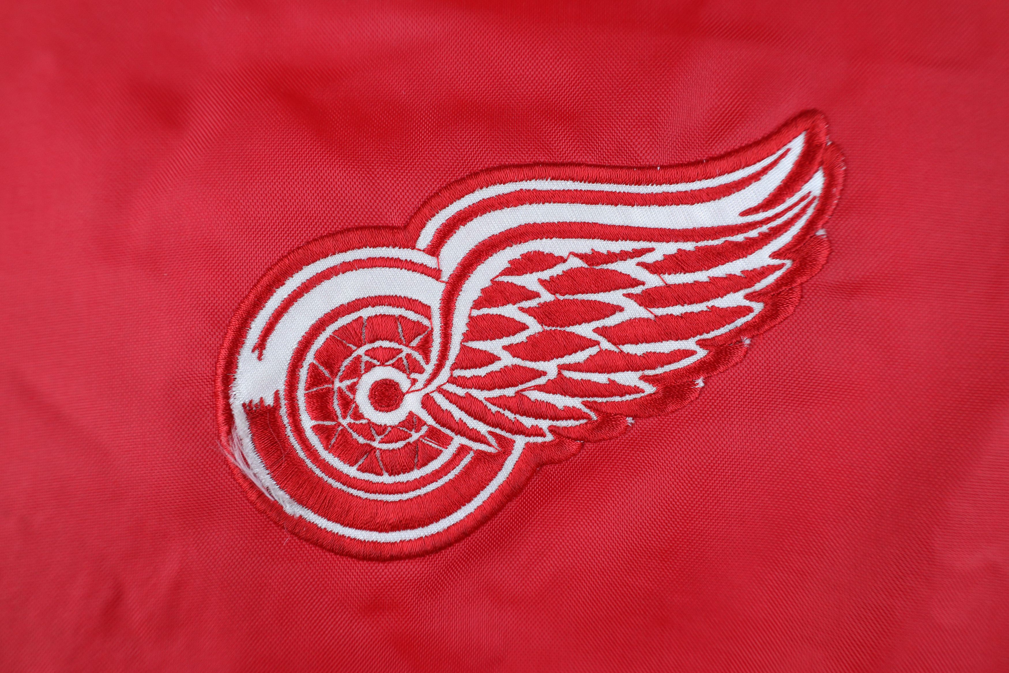 Vintage Vintage 90s Detroit Red Wings Hockey Quilted Puffer Jacket Size US XL / EU 56 / 4 - 15 Thumbnail